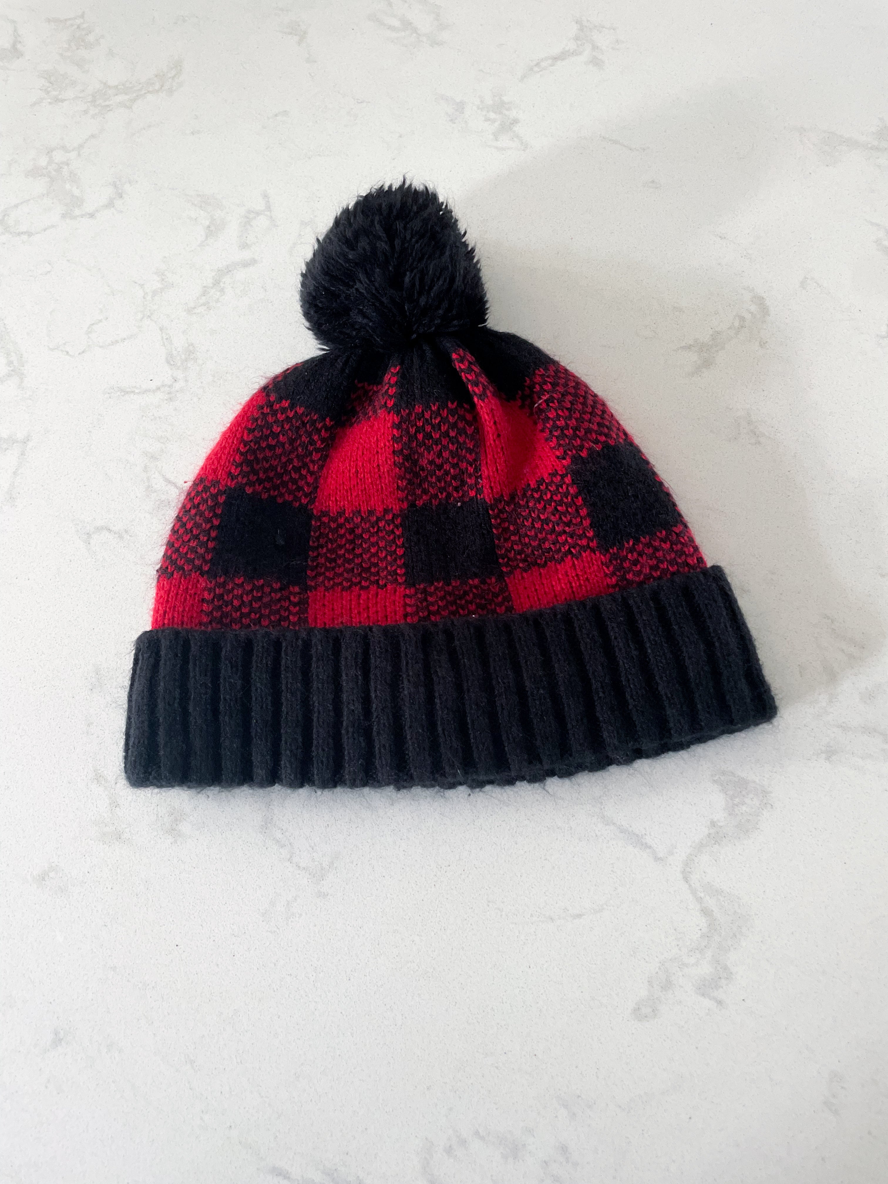 Old Navy-M(toddler)-GUC-black and red checkered toque with Pom Pom