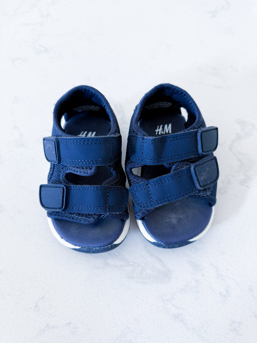H&M- 2.5/3.5C- VGUC- navy blue strap sandals