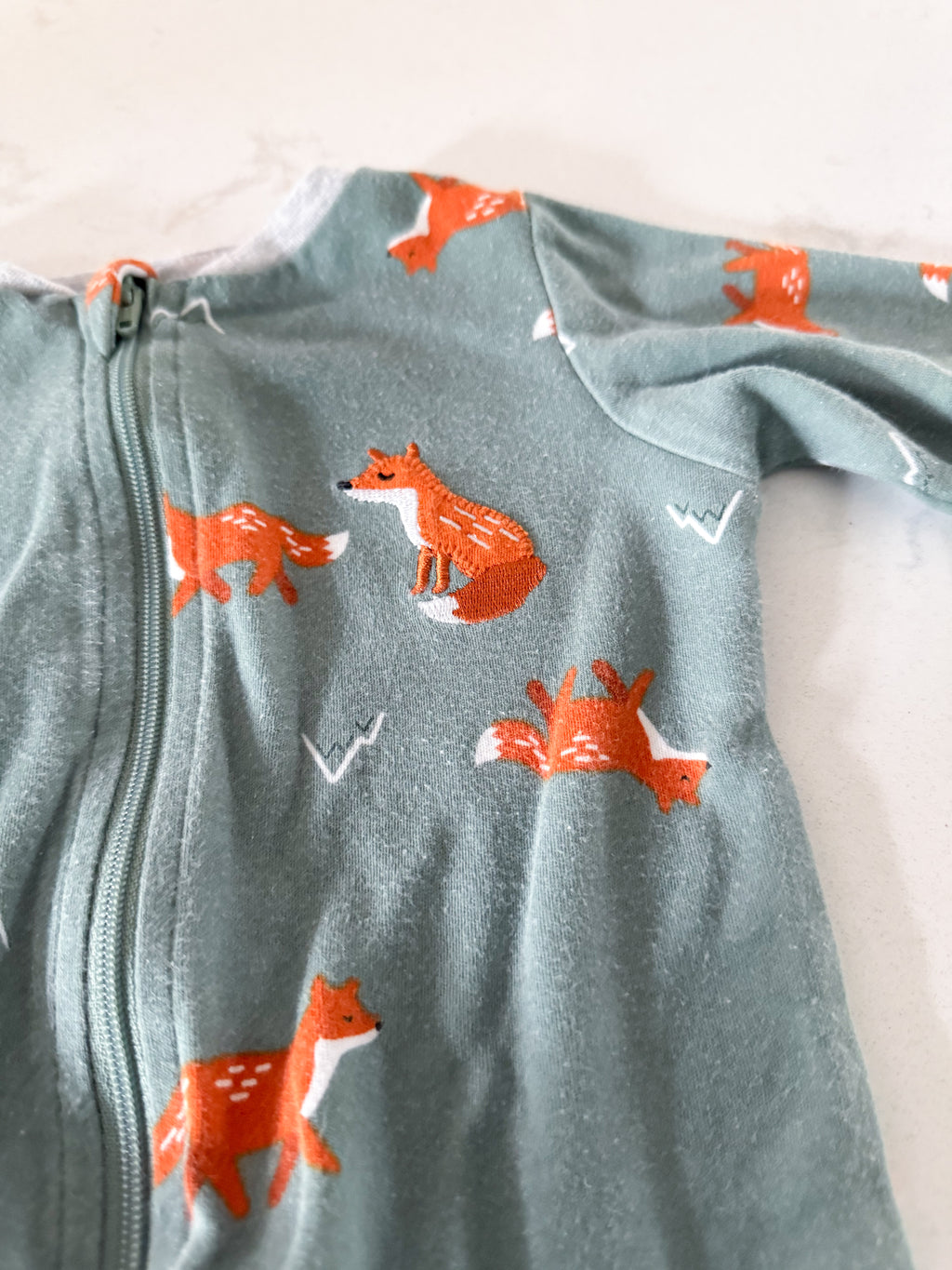 Pekkle- 9m- PLAY- green footie pajamas with fox pattern and embroidered fox