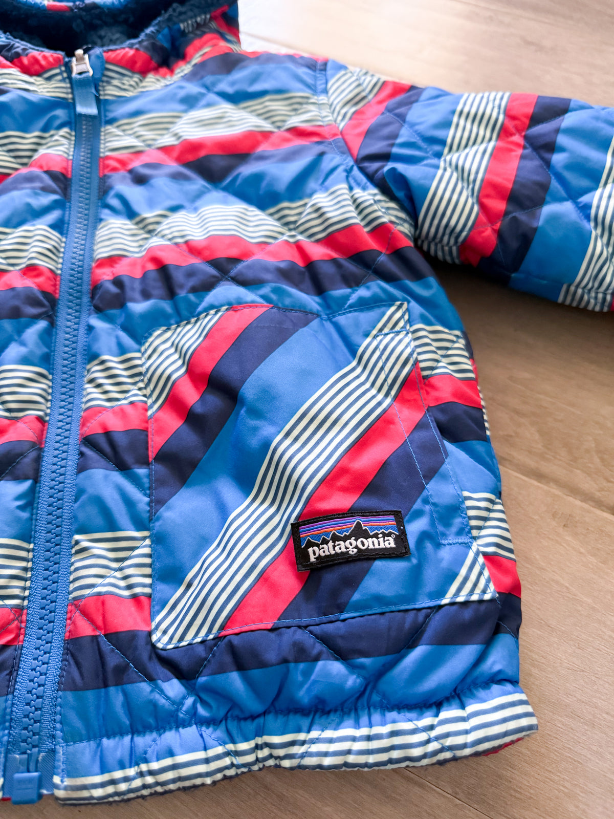 Patagonia- 3T- GUC- reversible blue red and white puffer jacket with thick fleece lining