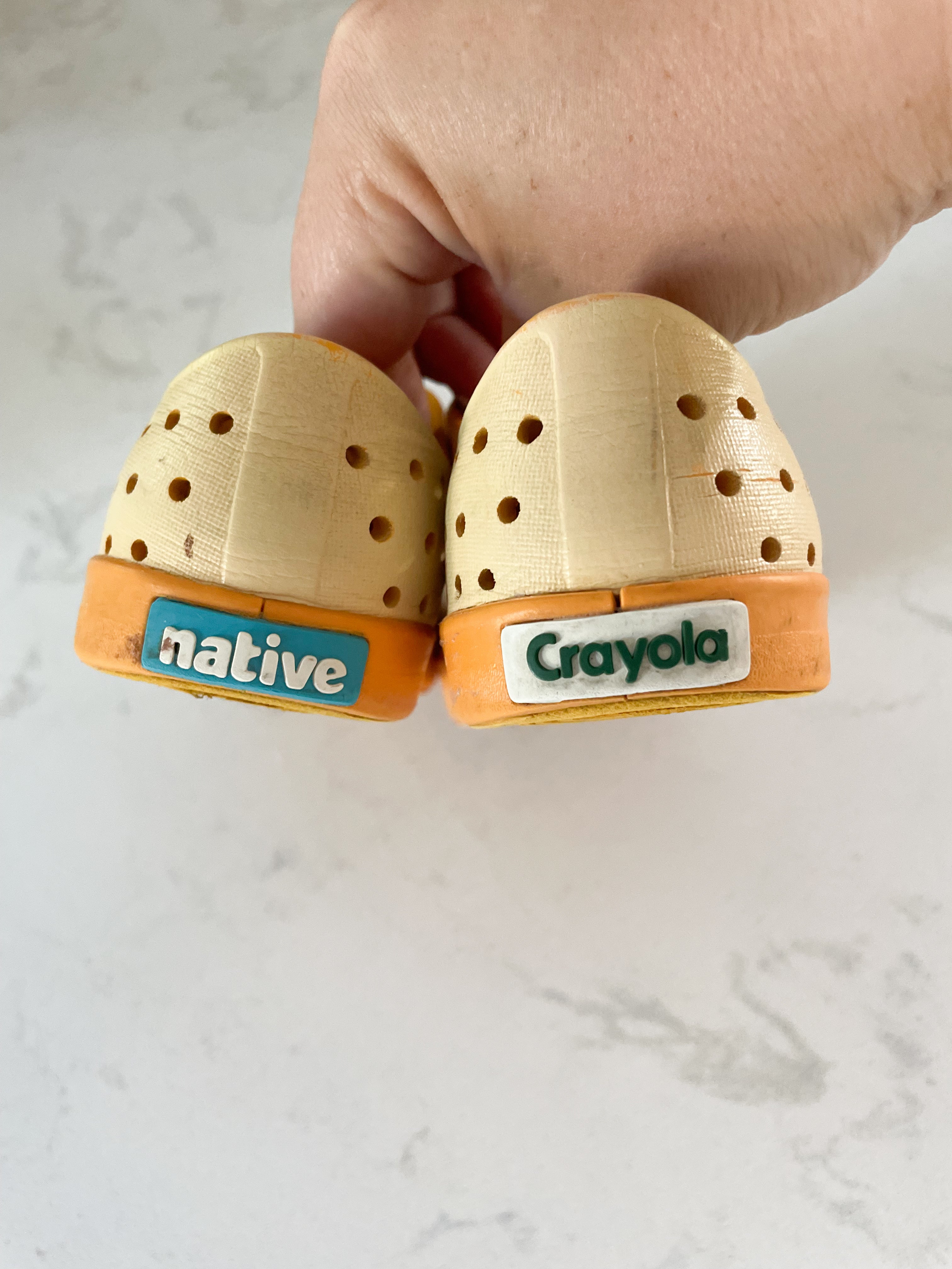 Natives x crayola- 10C- GUC- two tone yellow crayola slip on sandals