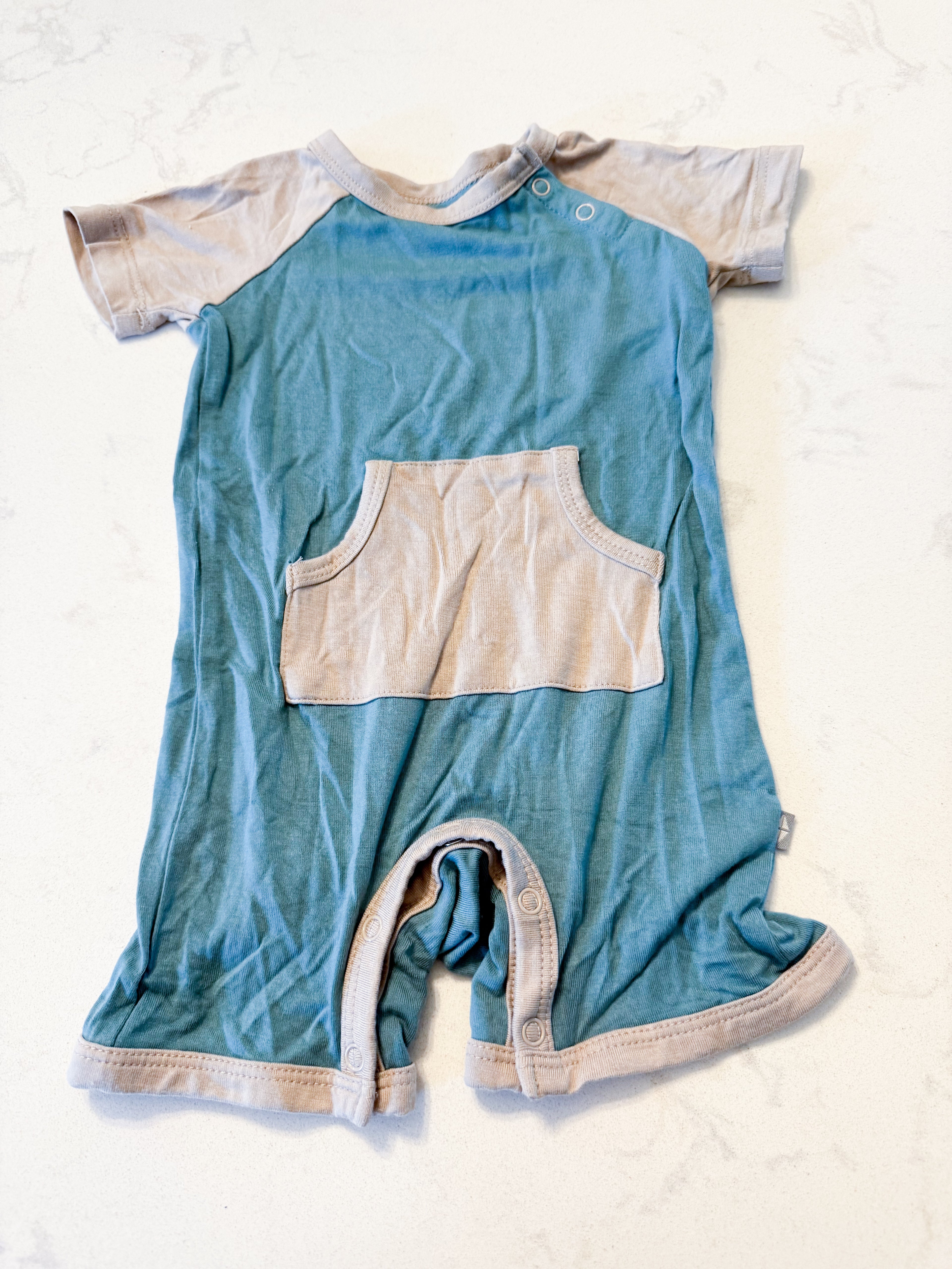 Kyte Baby- 6-12m- VGUC- two tone shorts romper grey and blue