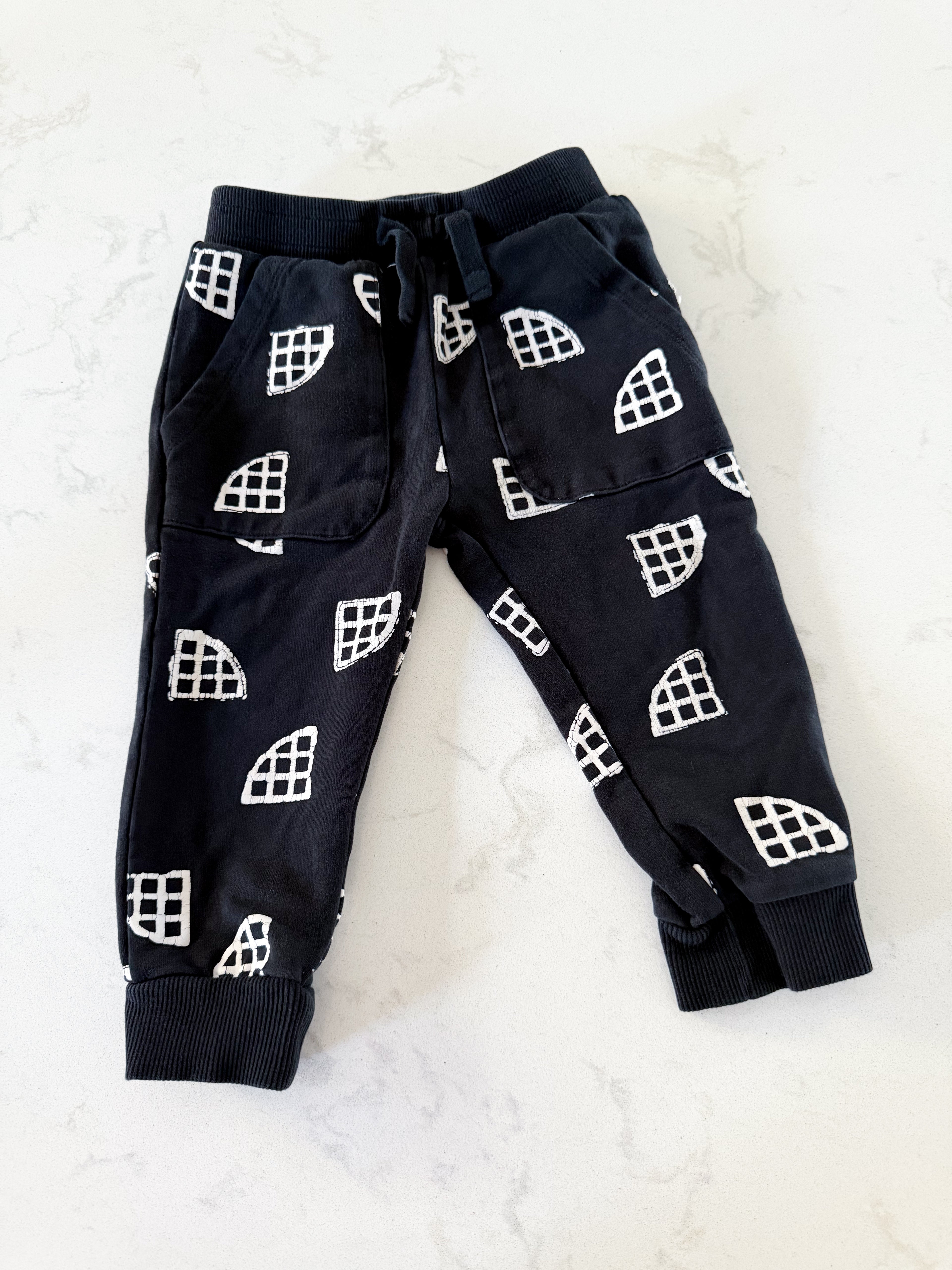 Miles the Label- 18m- GUC- black pants with waffle pattern