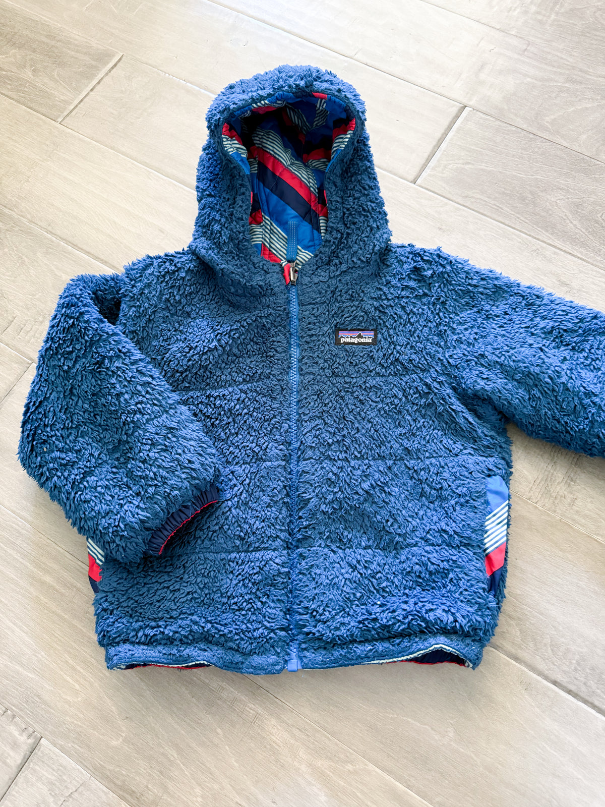 Patagonia- 3T- GUC- reversible blue red and white puffer jacket with thick fleece lining