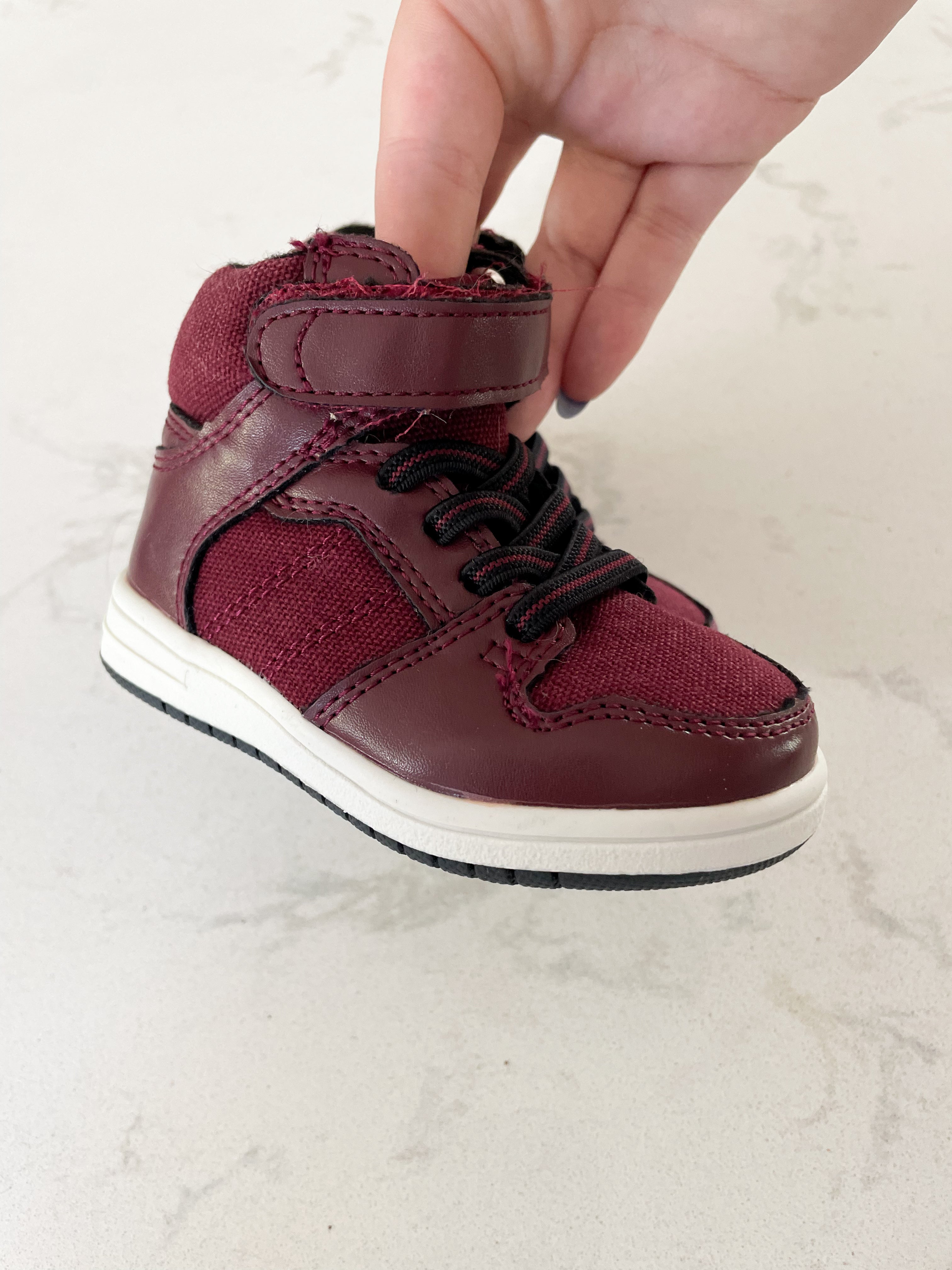 The Children’s Place- 4C- Burgundy high top sneakers