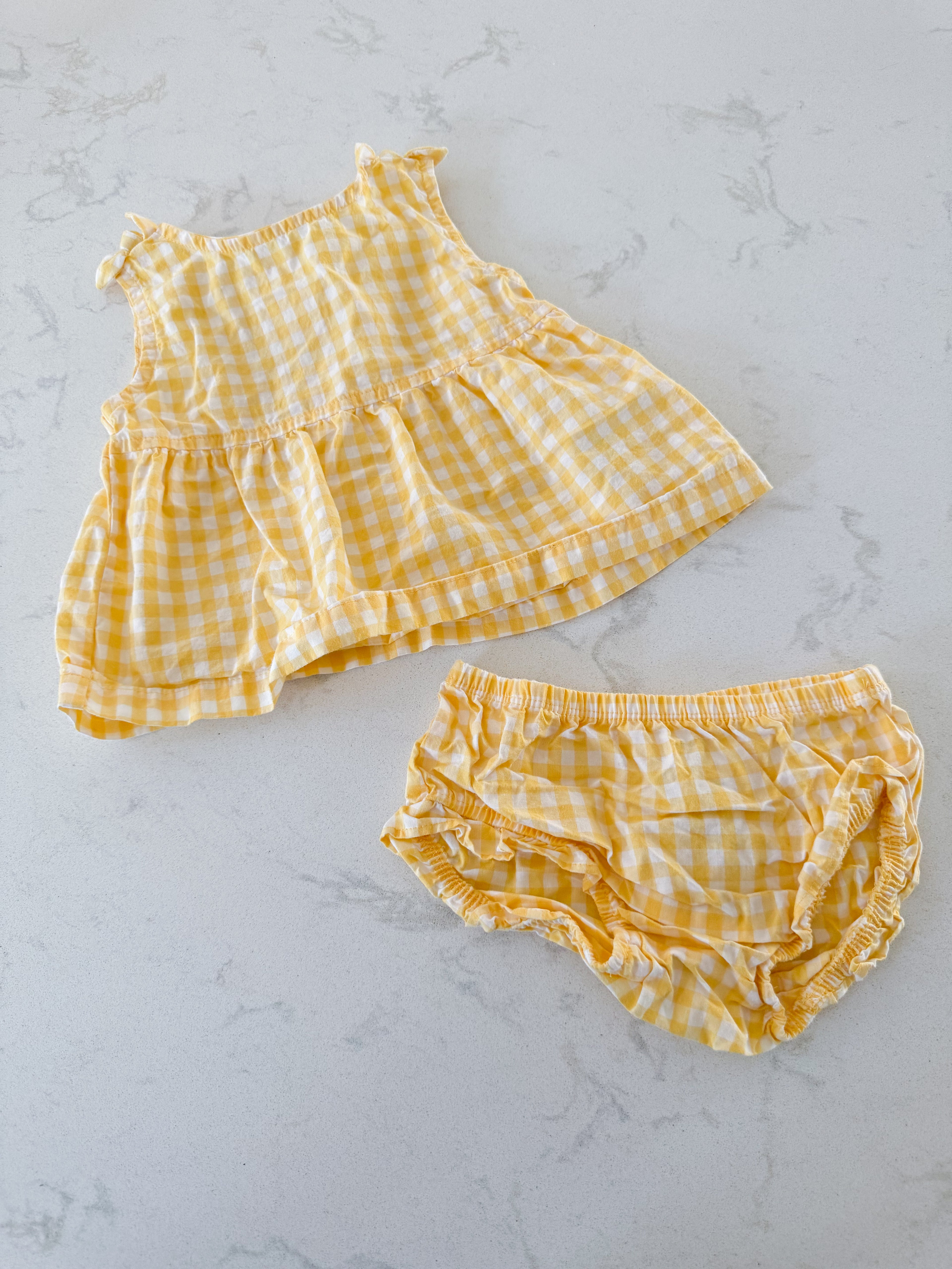 Carters- 6-9m- VGUC- yellow and white checkered set with gummies and tank