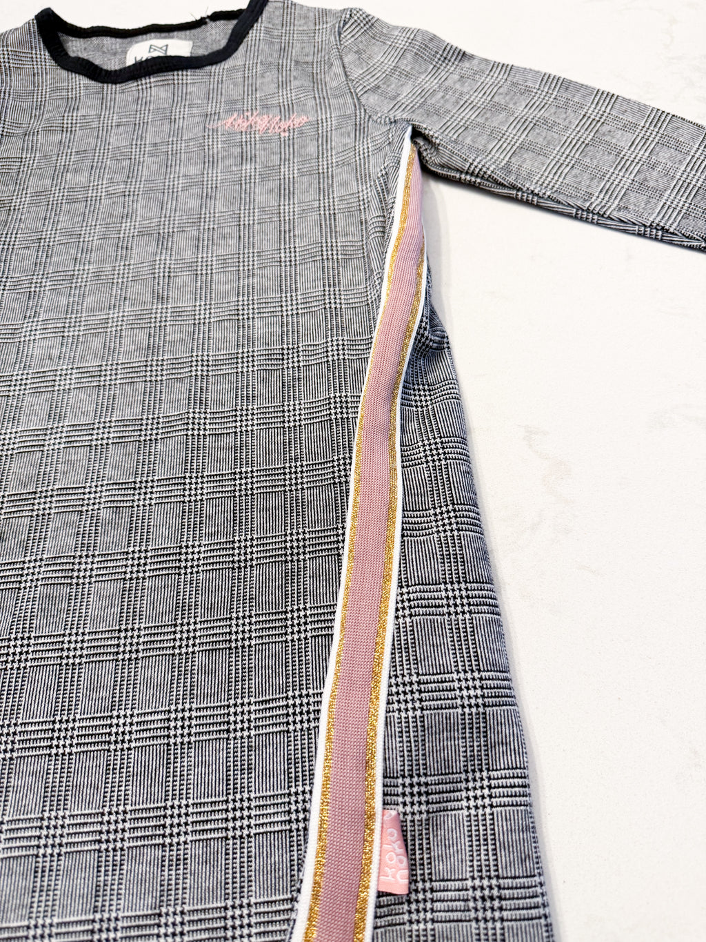 Koko Noko- 5Y- VGUC- grey plaid dress with pink and gold accents