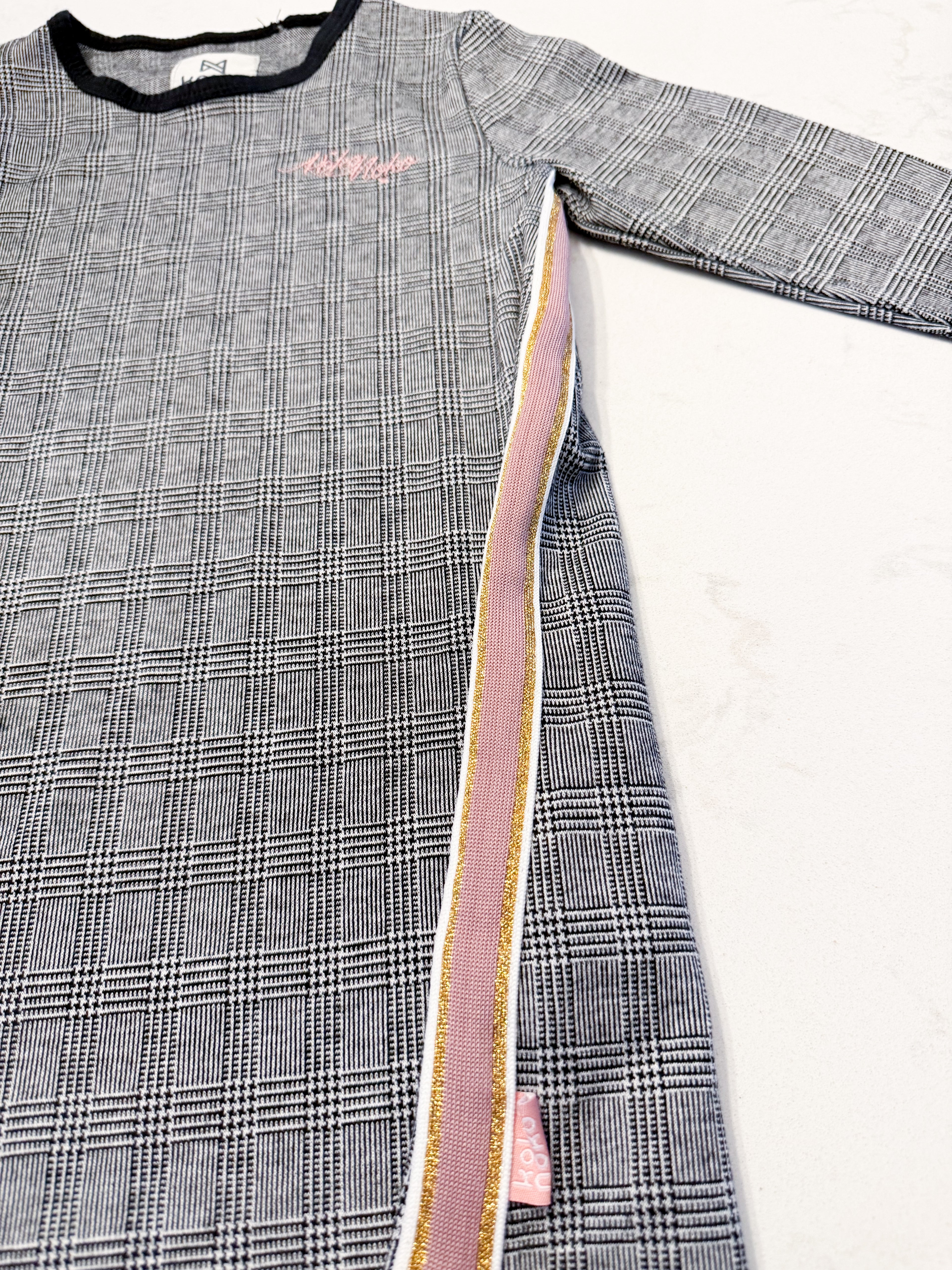 Koko Noko- 5Y- VGUC- grey plaid dress with pink and gold accents