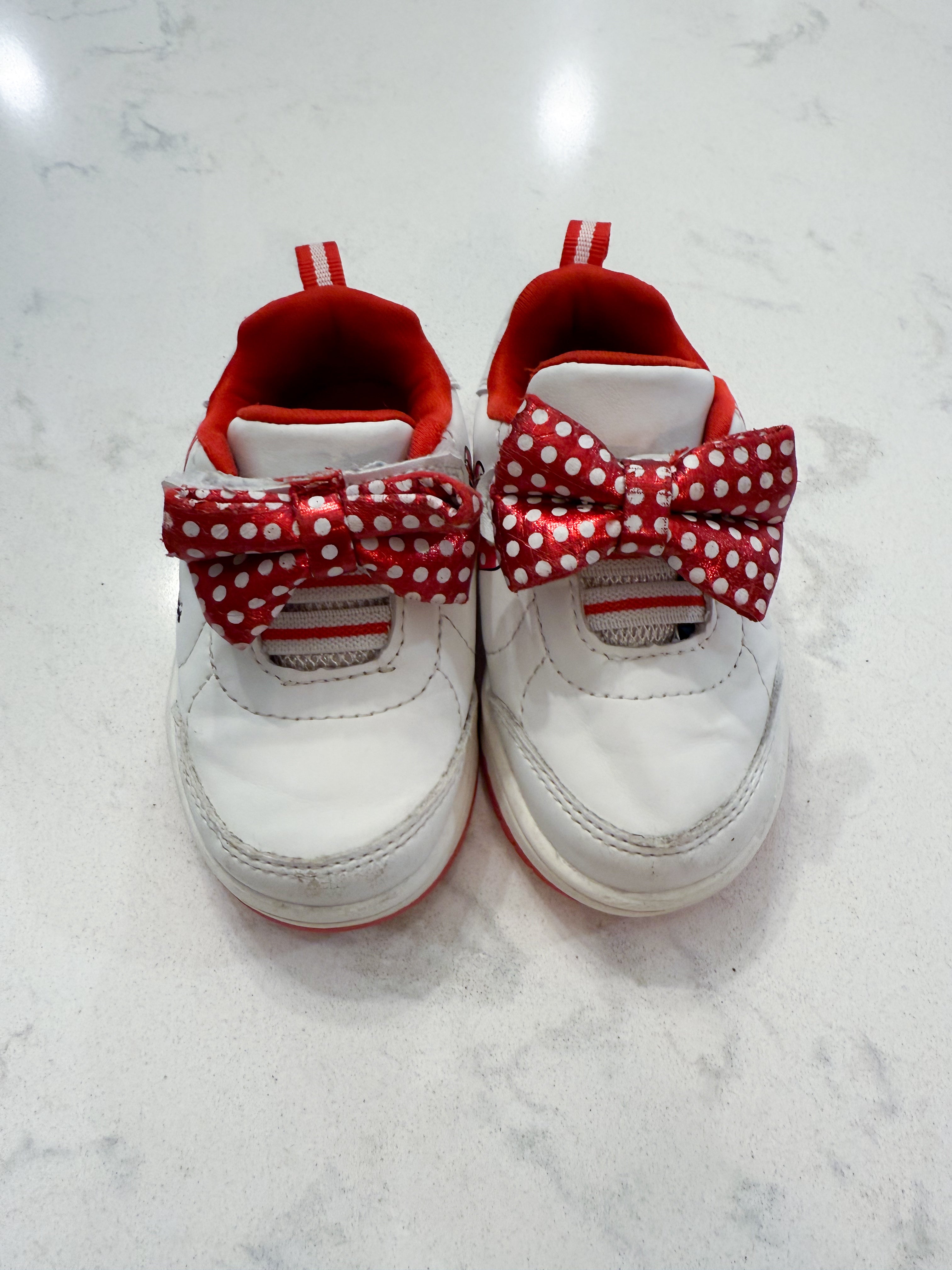 Disney Baby- 4C- GUC- white Velcro Minnie shoes with bow
