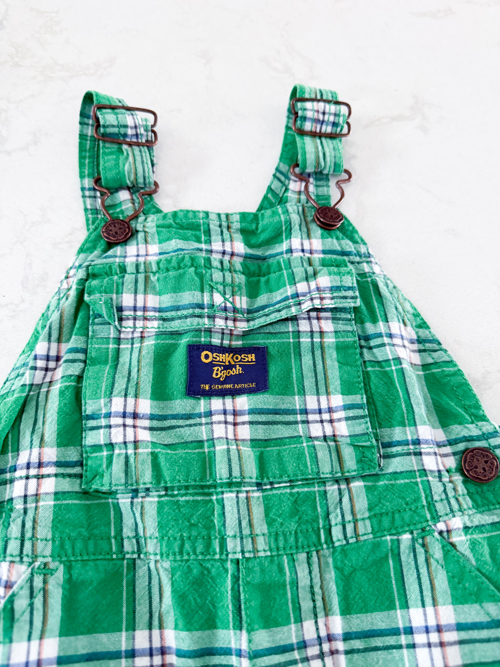 Oshkosh (2004)- 18m- GUC- green plaid short overalls