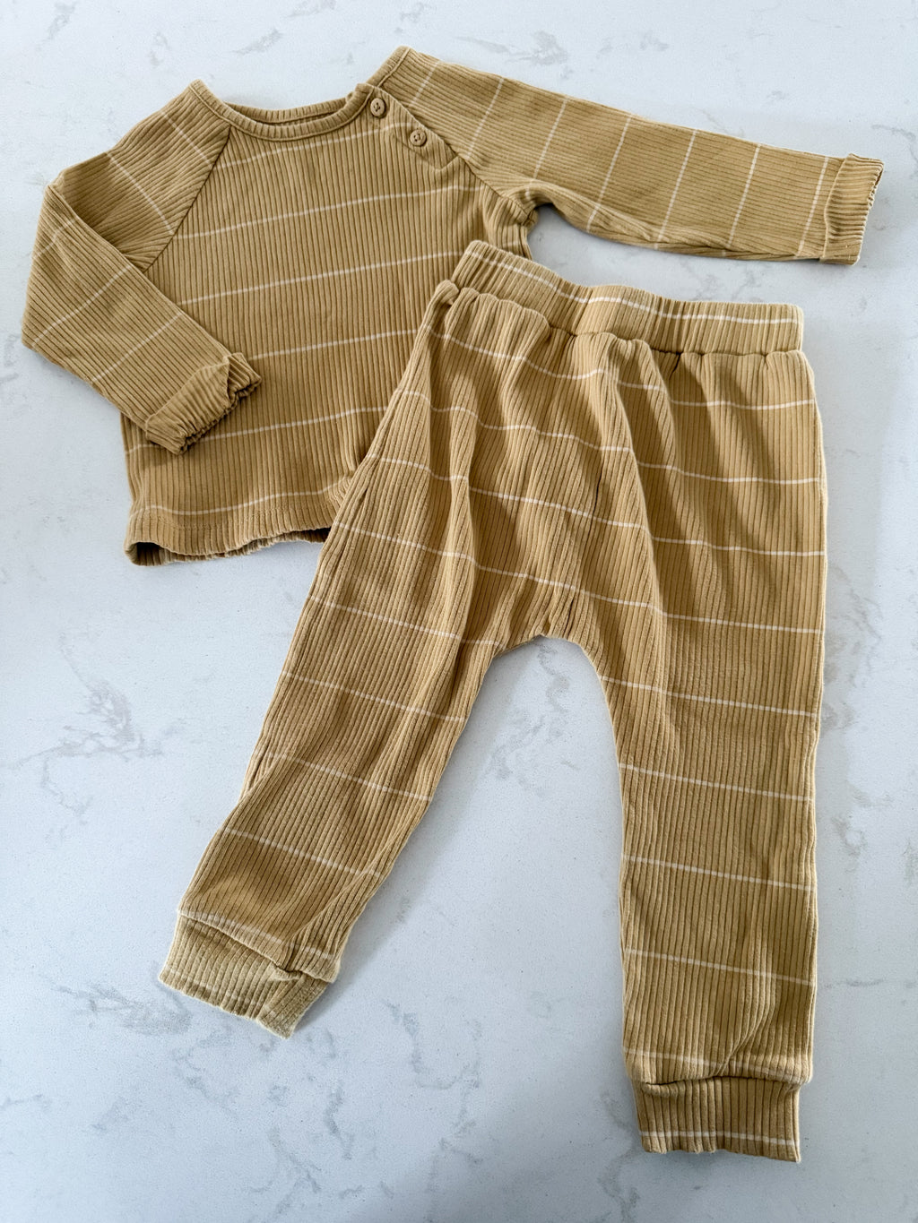 Focus Kids- 18-24m-PLAY- yellow two piece long sleeve set ribbed with white stripe