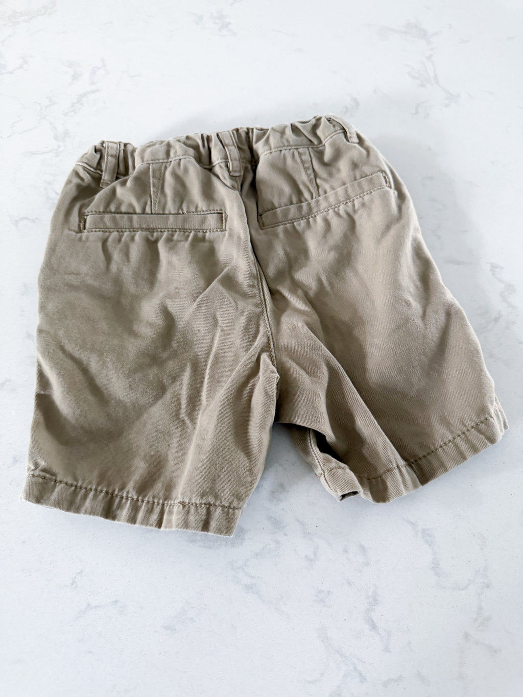 The Children’s Place- 2T- VGUC- tan khaki shorts