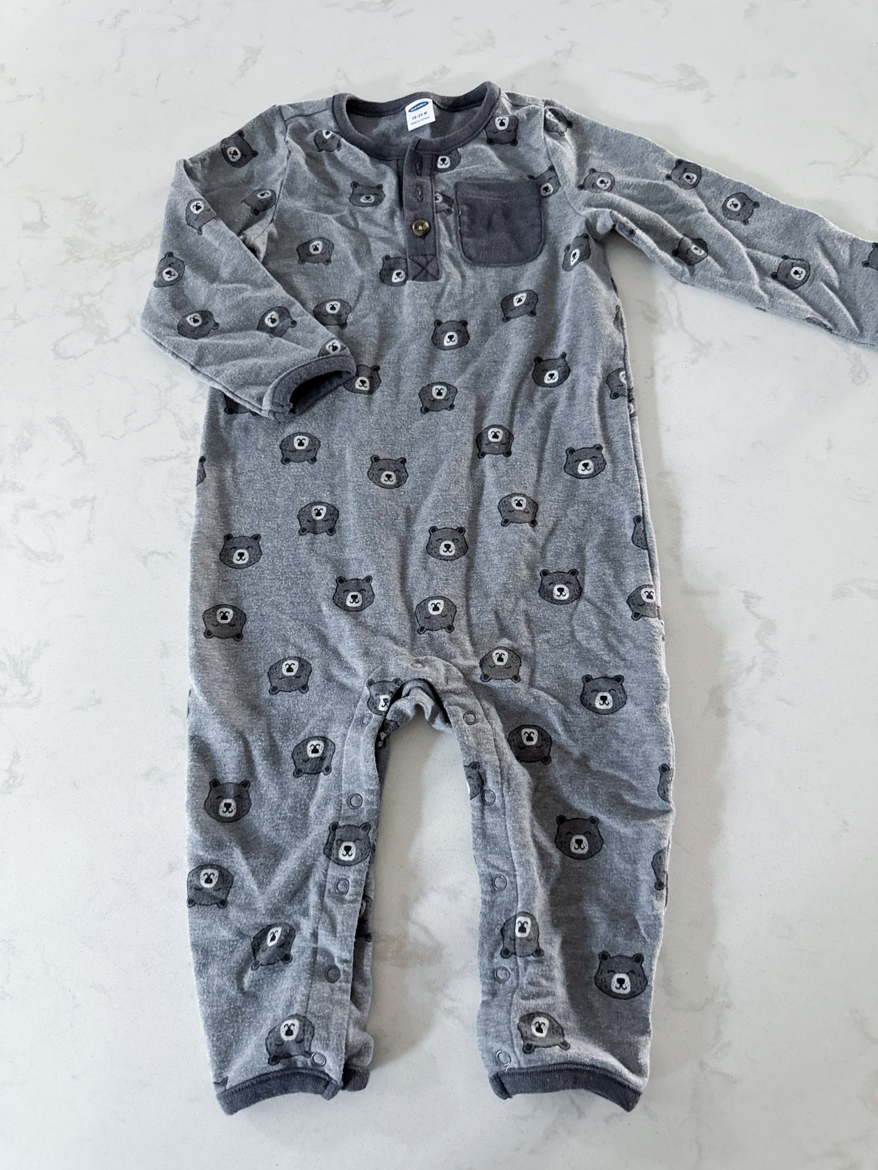 Old Navy- 18-24m- GUC- grey romper with grey bears