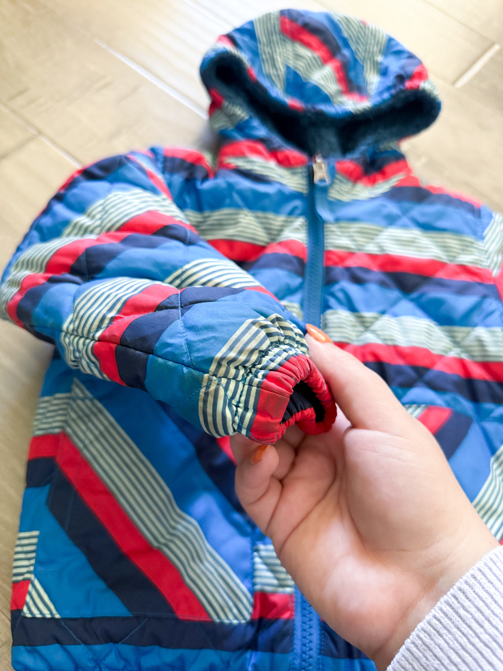 Patagonia- 3T- GUC- reversible blue red and white puffer jacket with thick fleece lining