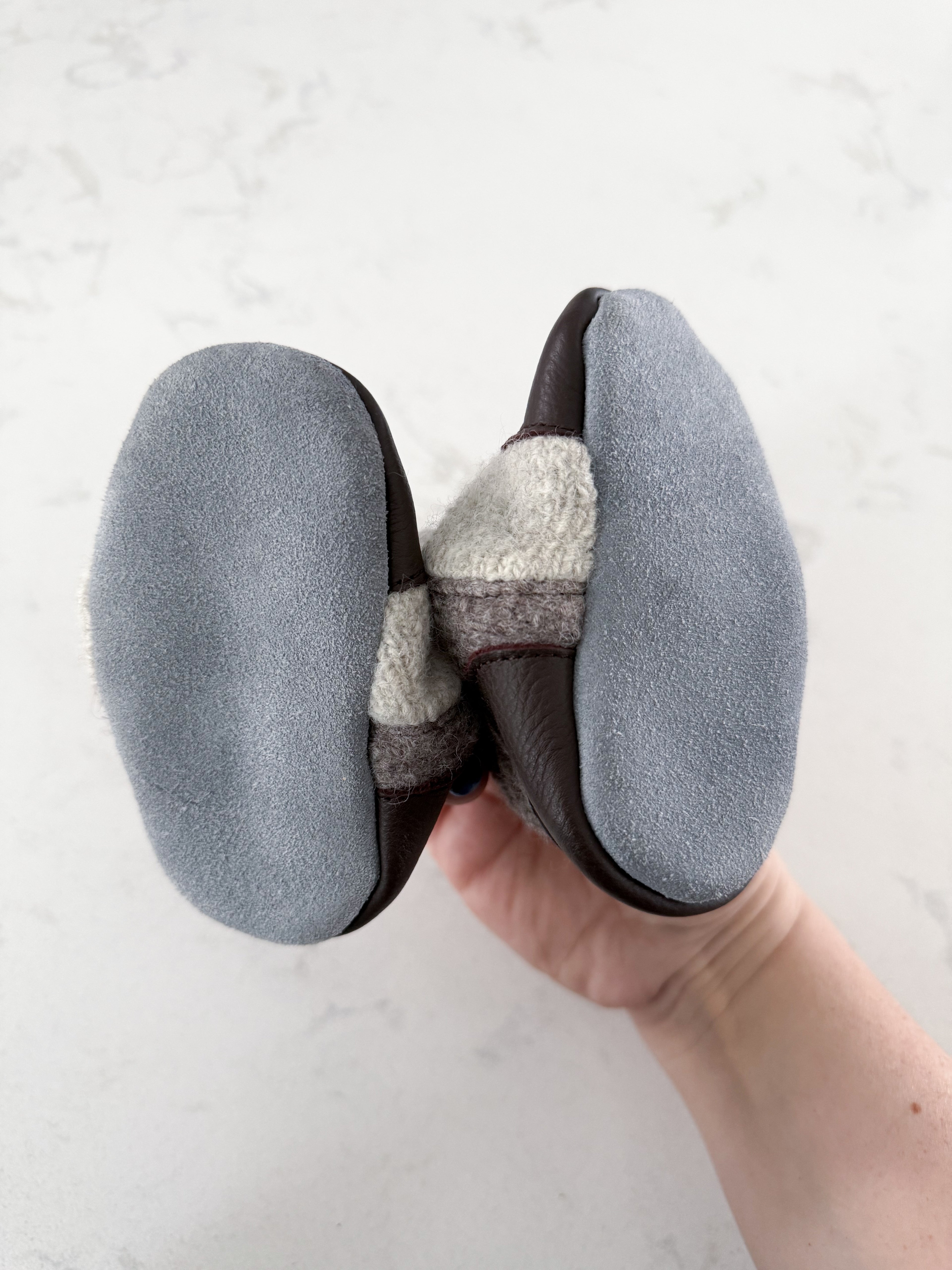 Nooks- 4 (6-12m)- VGUC- felted wool booties light brown shades