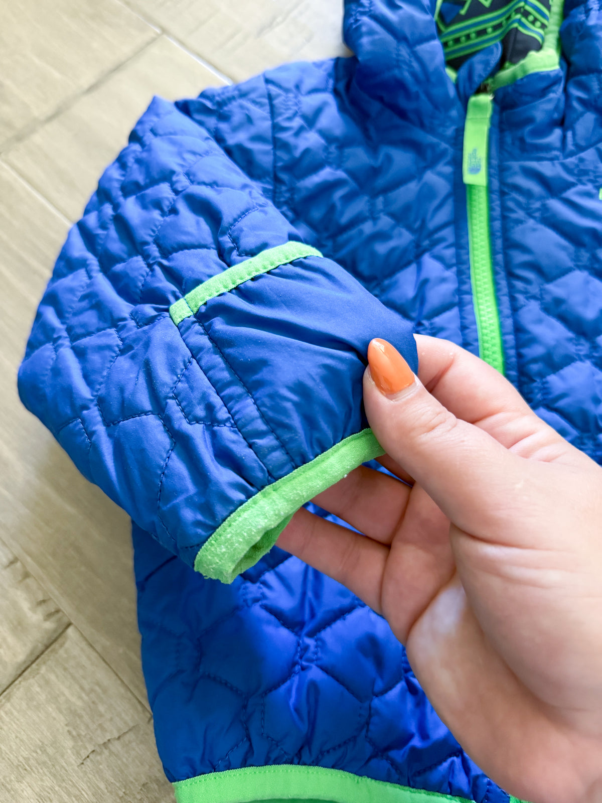The North Face- 2T- VGUC- reversible blue thin quilted jacket with neon green accents