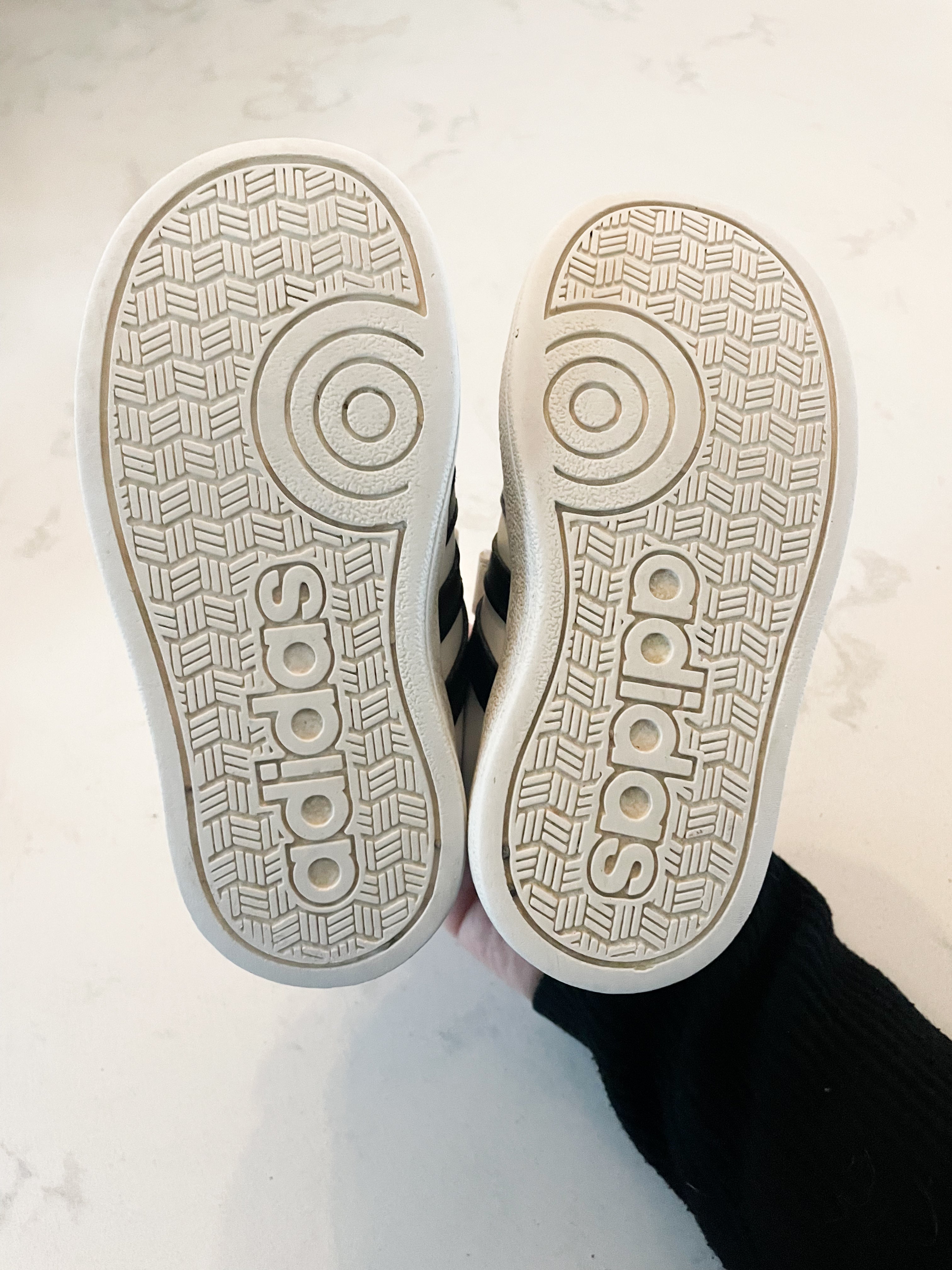Adidas-8C-PLAY- White velcro shoes with black stripes