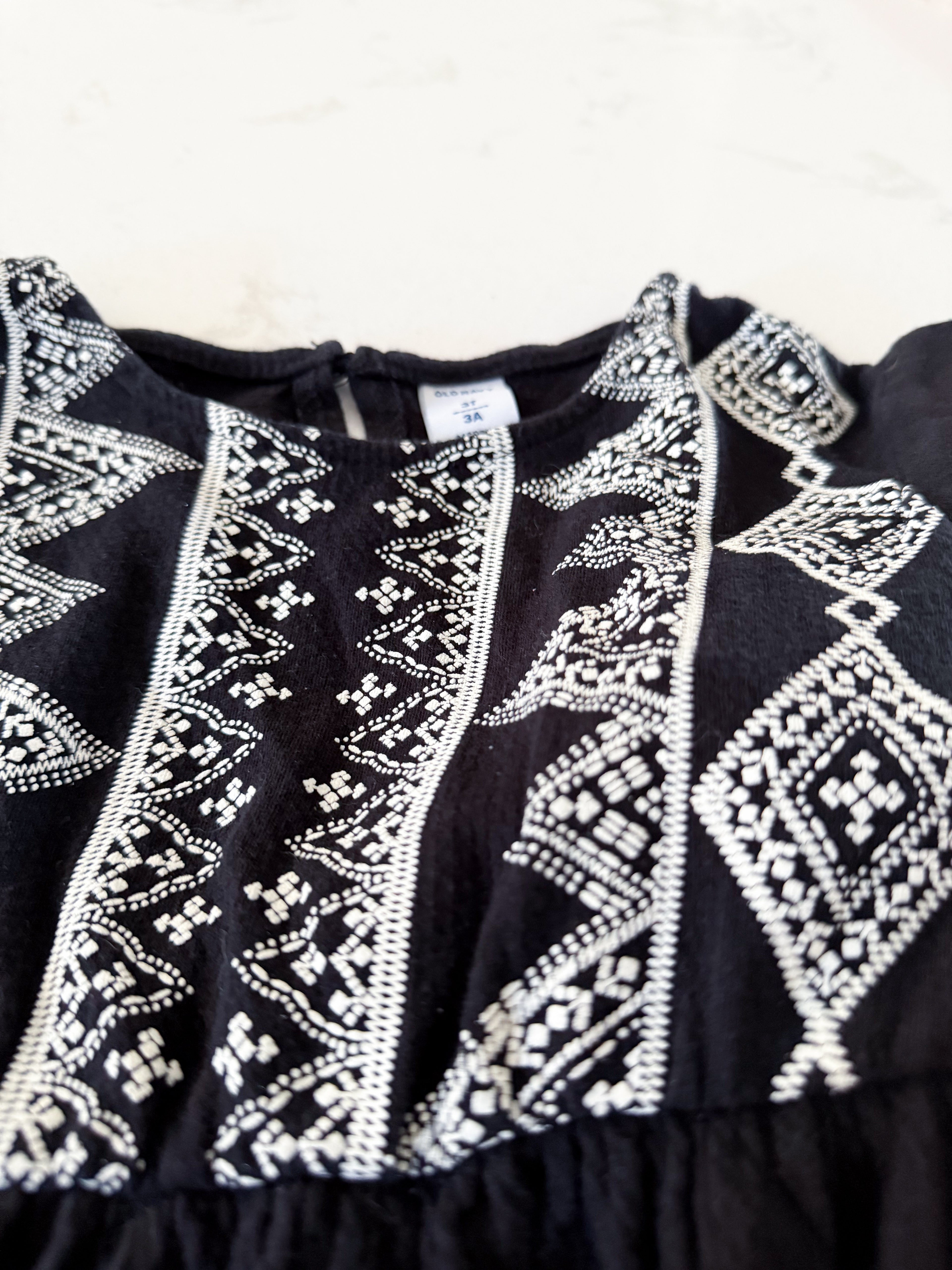 Old Navy- 3T- VGUC- embroidered black muslin dress
