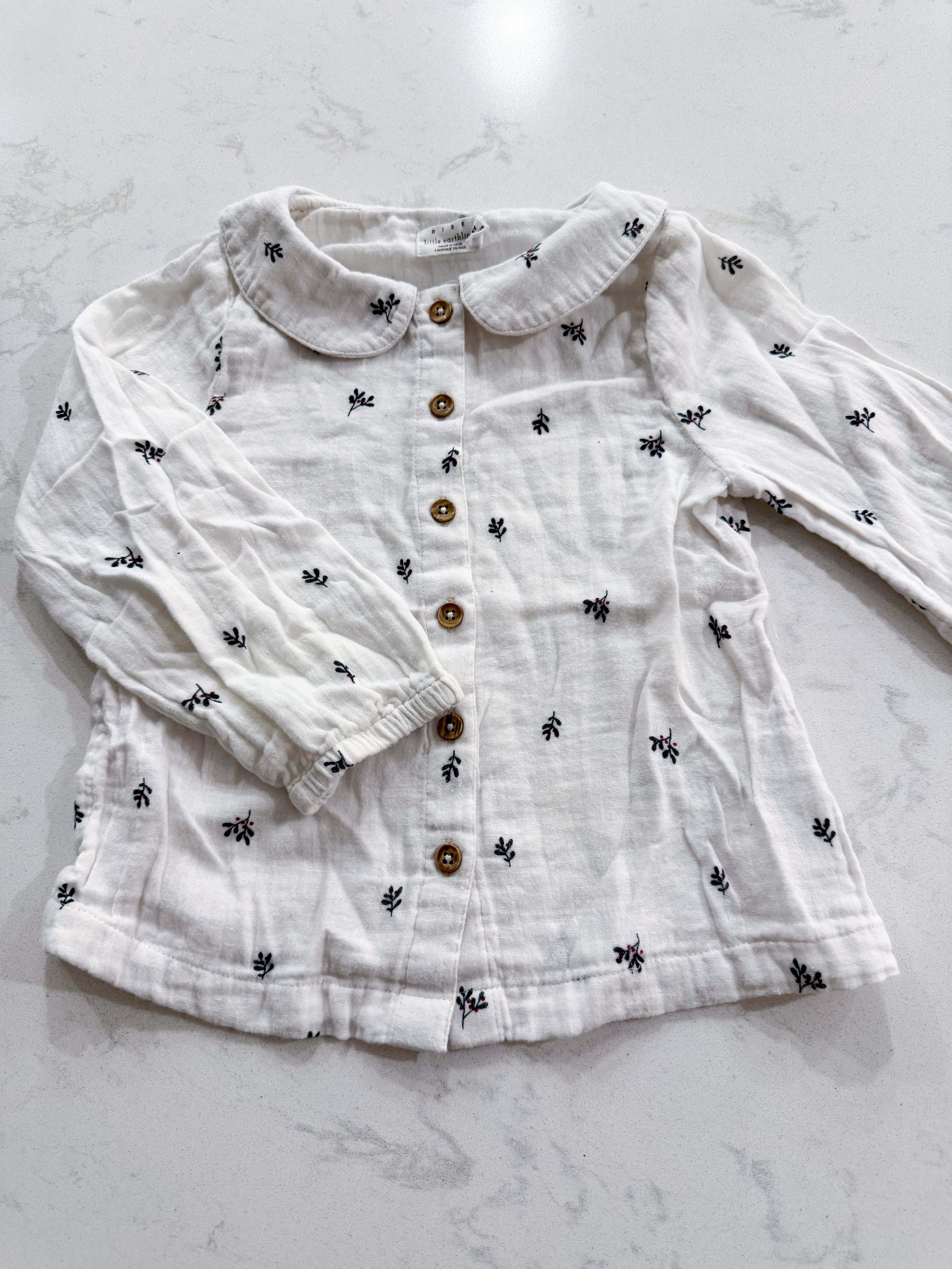 Rise Little Earthling- 5-6Y- GUC- long sleeve button up collared shirt with mistletoe