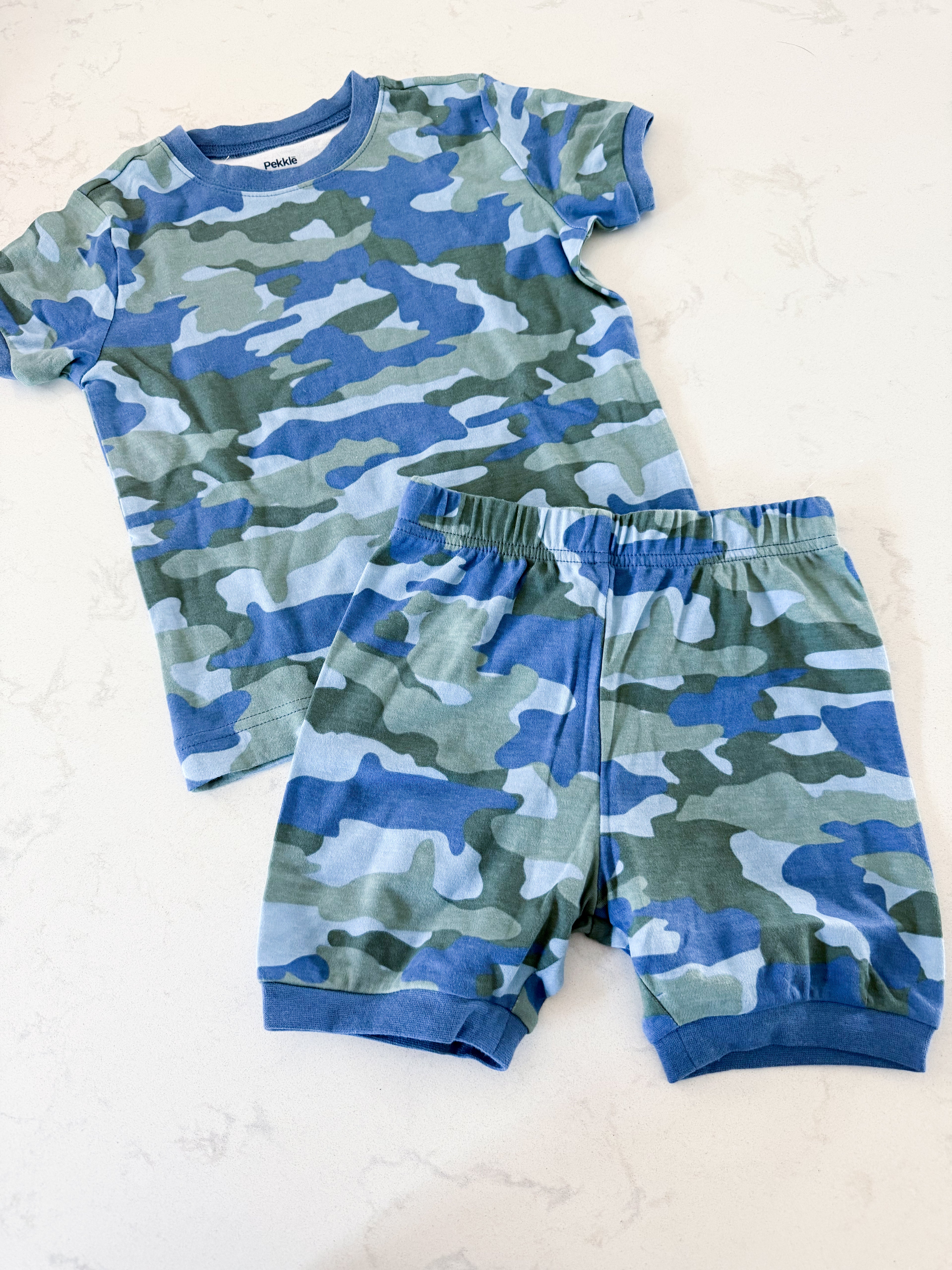Pekkle- 4/5Y- BNWOT- blue and green camo shorts pajamas