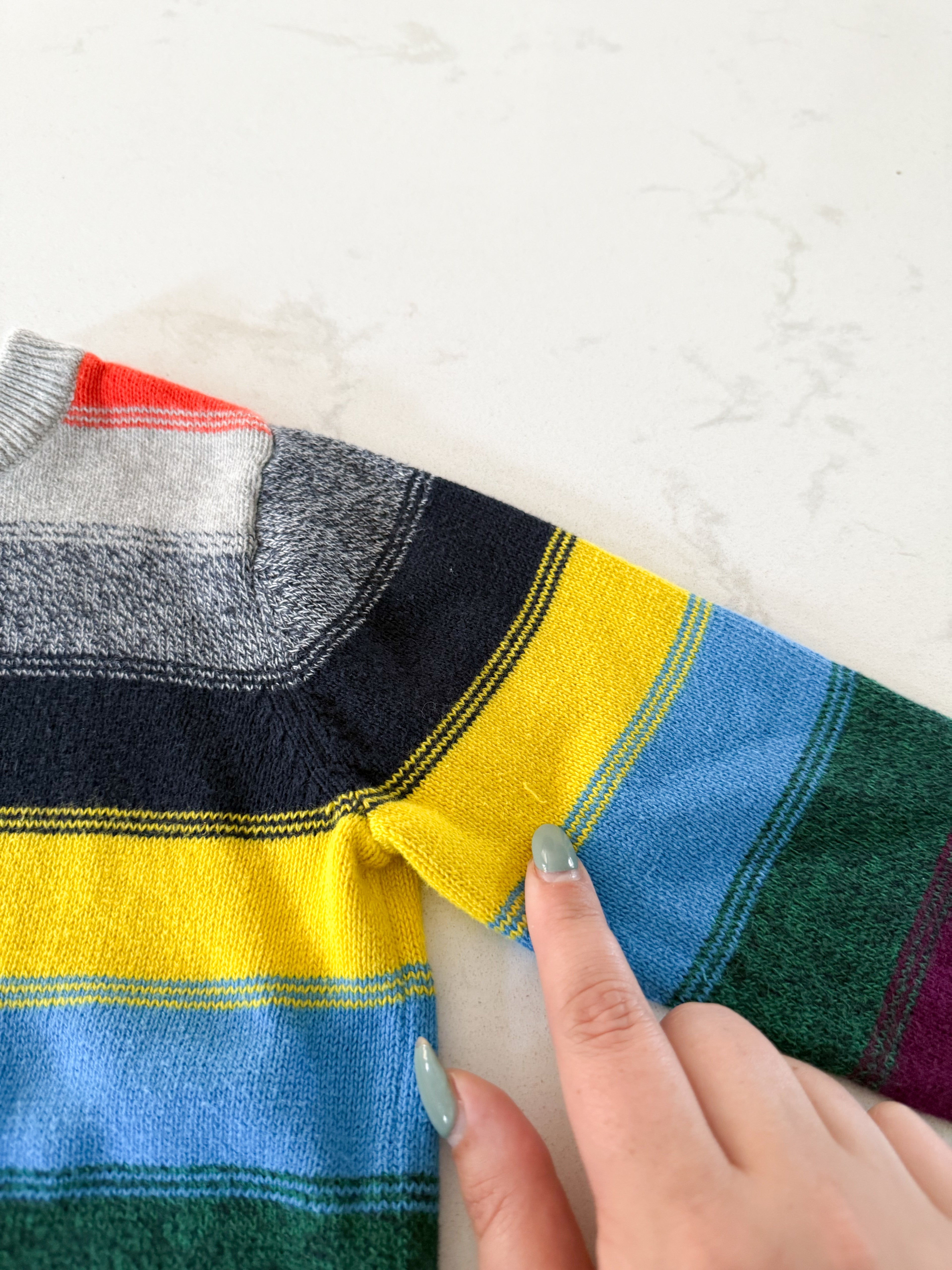 Gap- 3T- GUC- rainbow striped knit long sleeve sweater