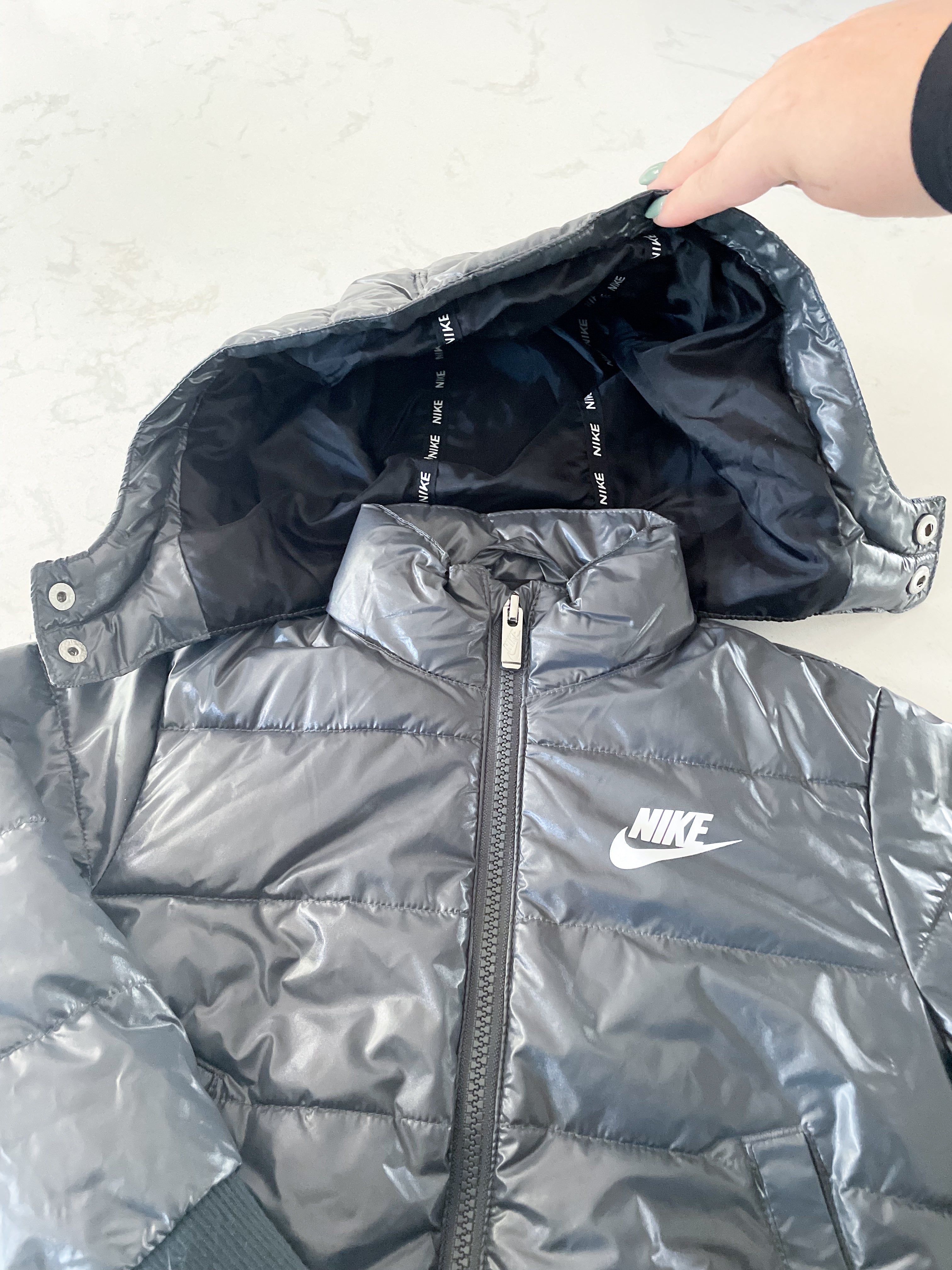 Nike-3-4Y-GUC- glossy slate grey puffer jacket with detachable hood