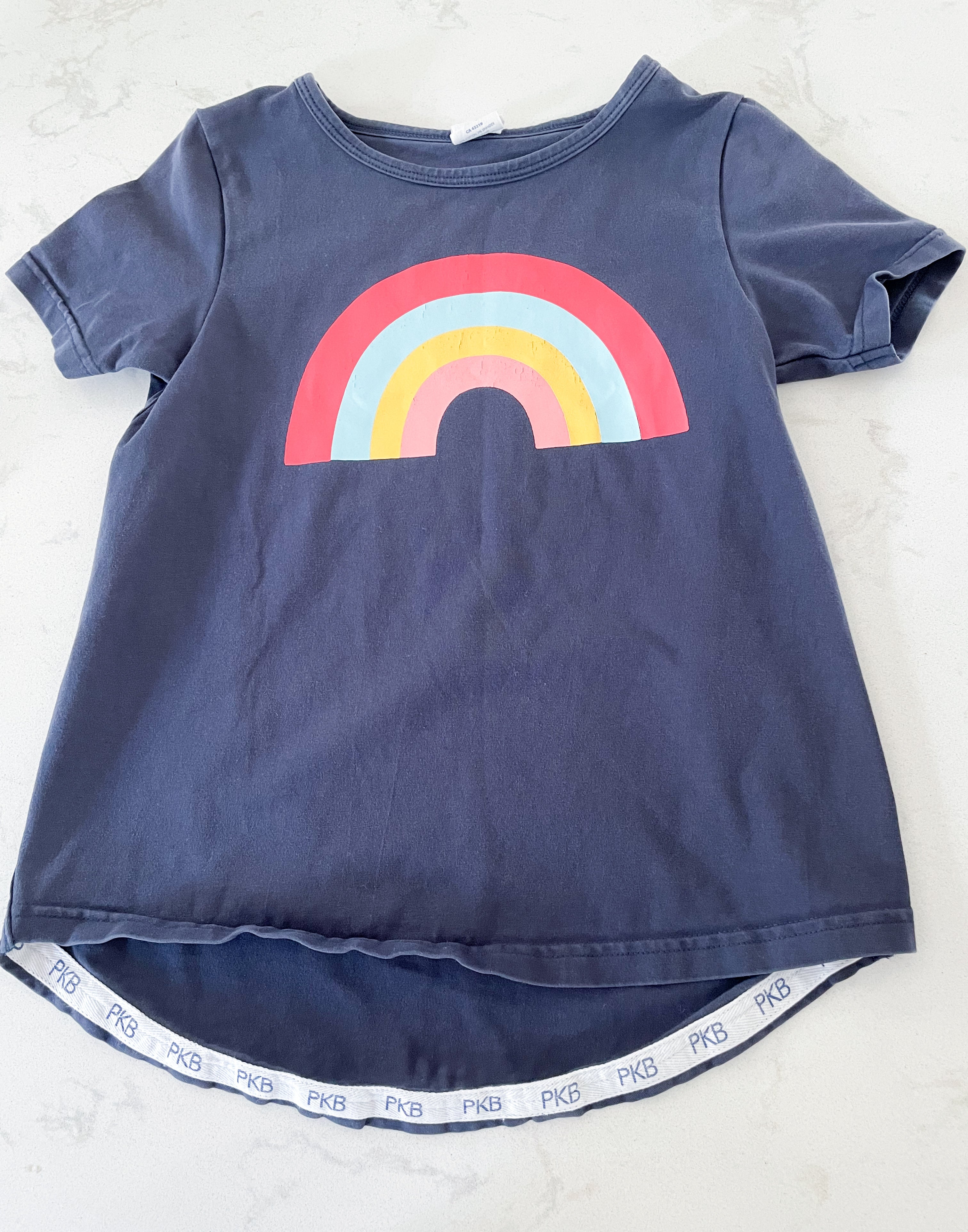 Peekaboo Beans- 6Y- navy blue shirt with rainbow graphic