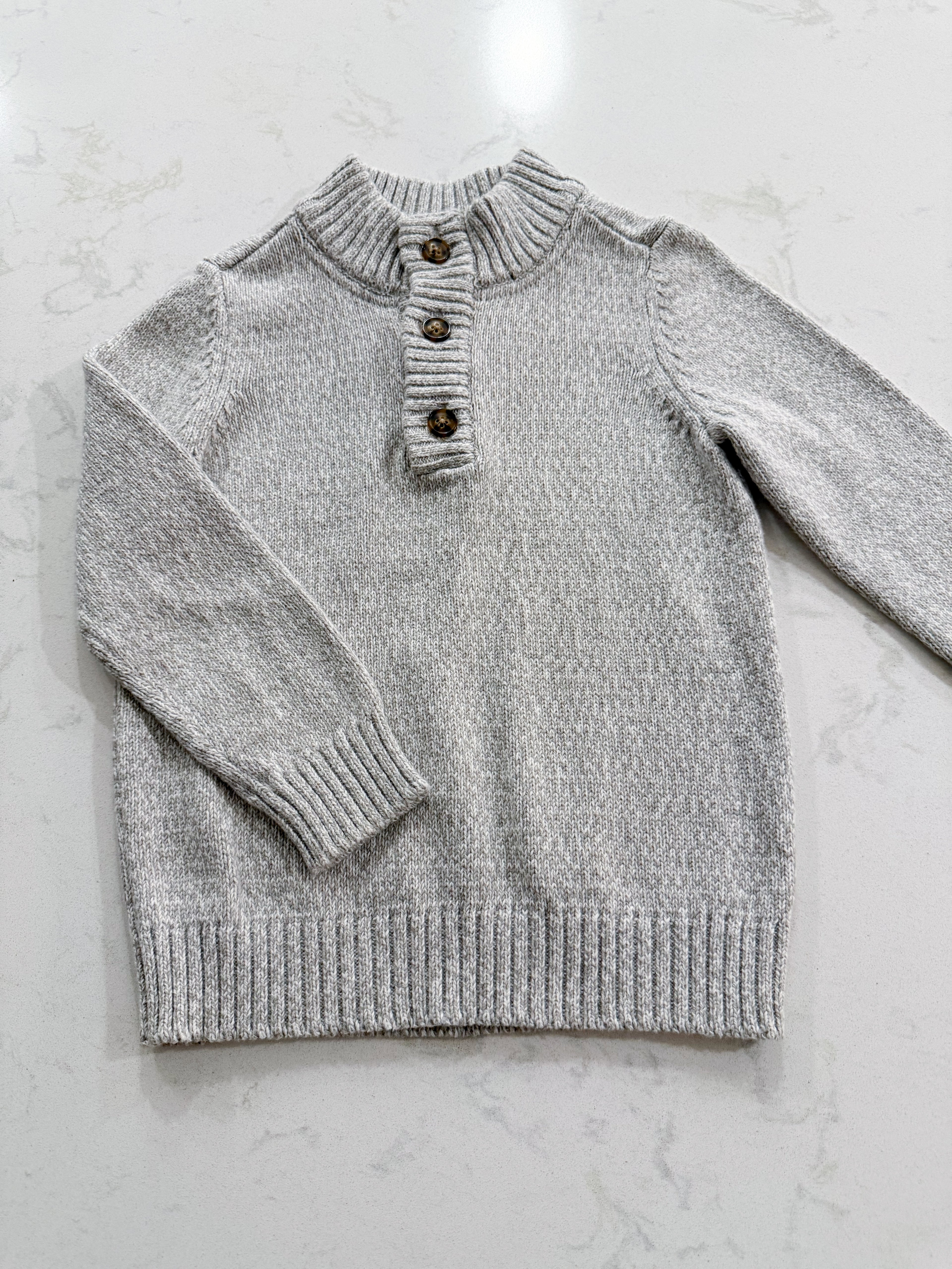 Carter’s- 3T- VGUC- light grey knit quarter button sweater