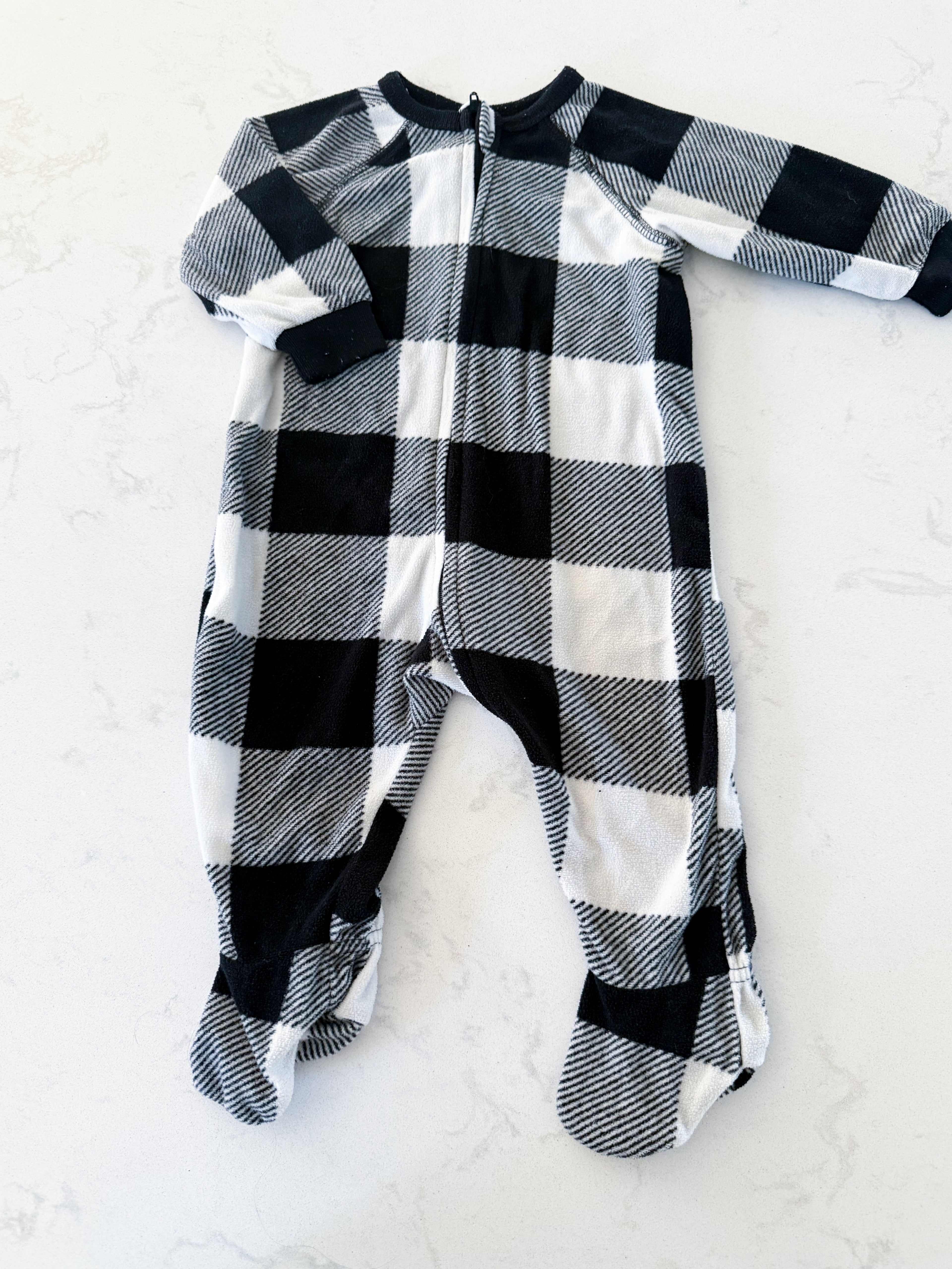 The Children’s Place- 3-6m- PLAY- black and white plaid footie pajamas fleece