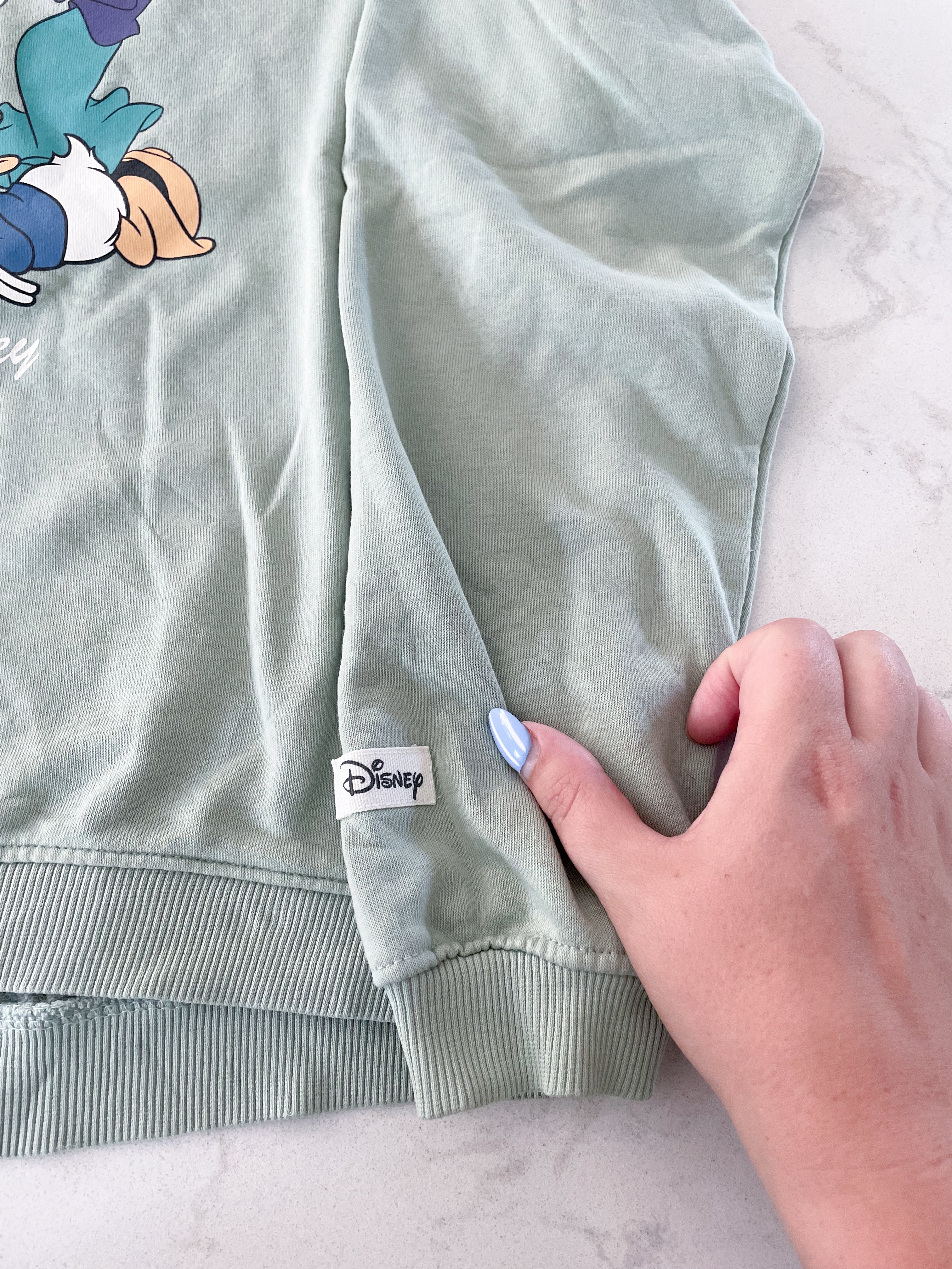 H&M-12/14Y-VGUC- mint green Walt Disney crewneck