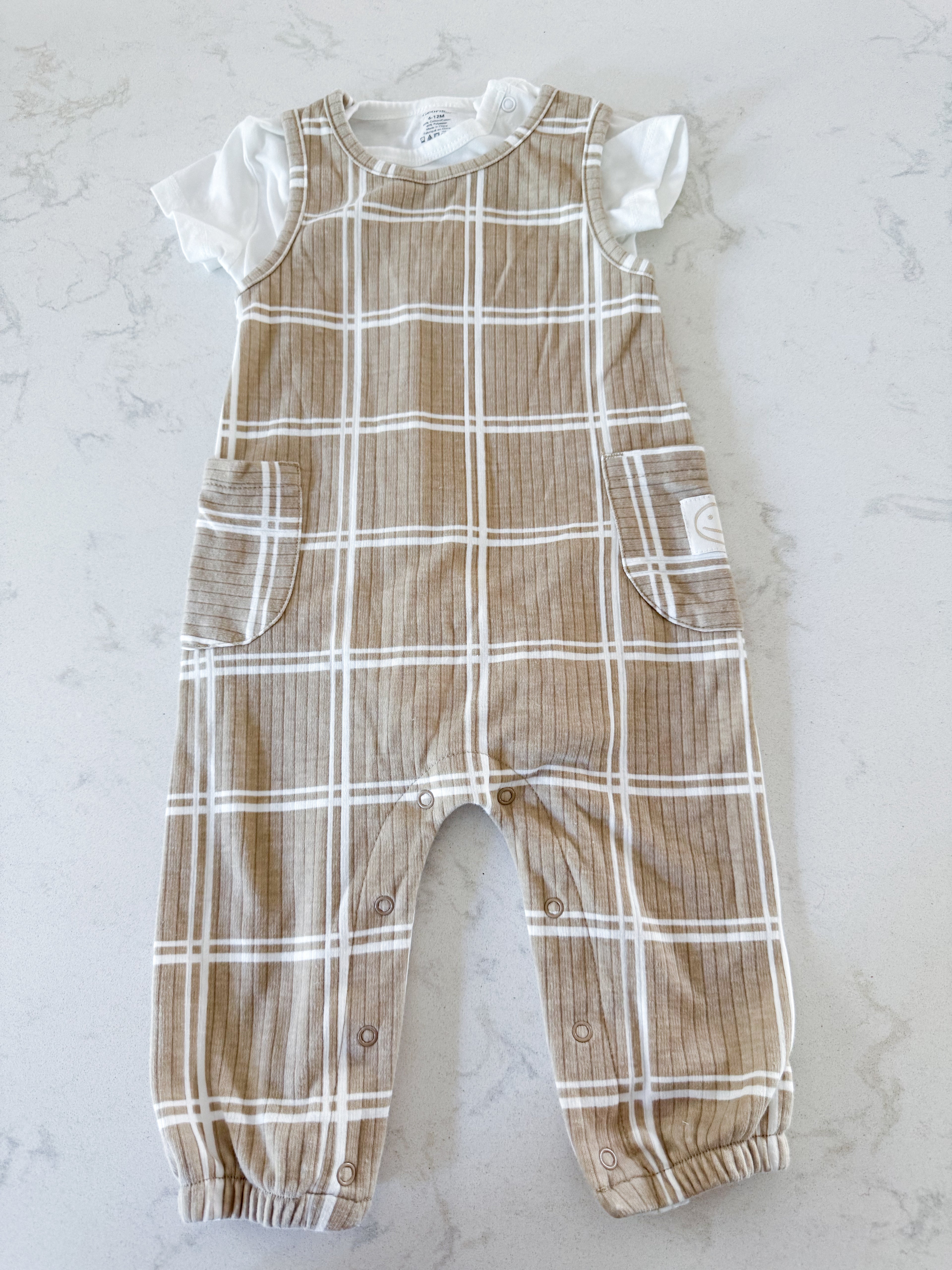 George- 6-12m- VGUC- beige ribbed romper with plaid pattern and white bodysuit