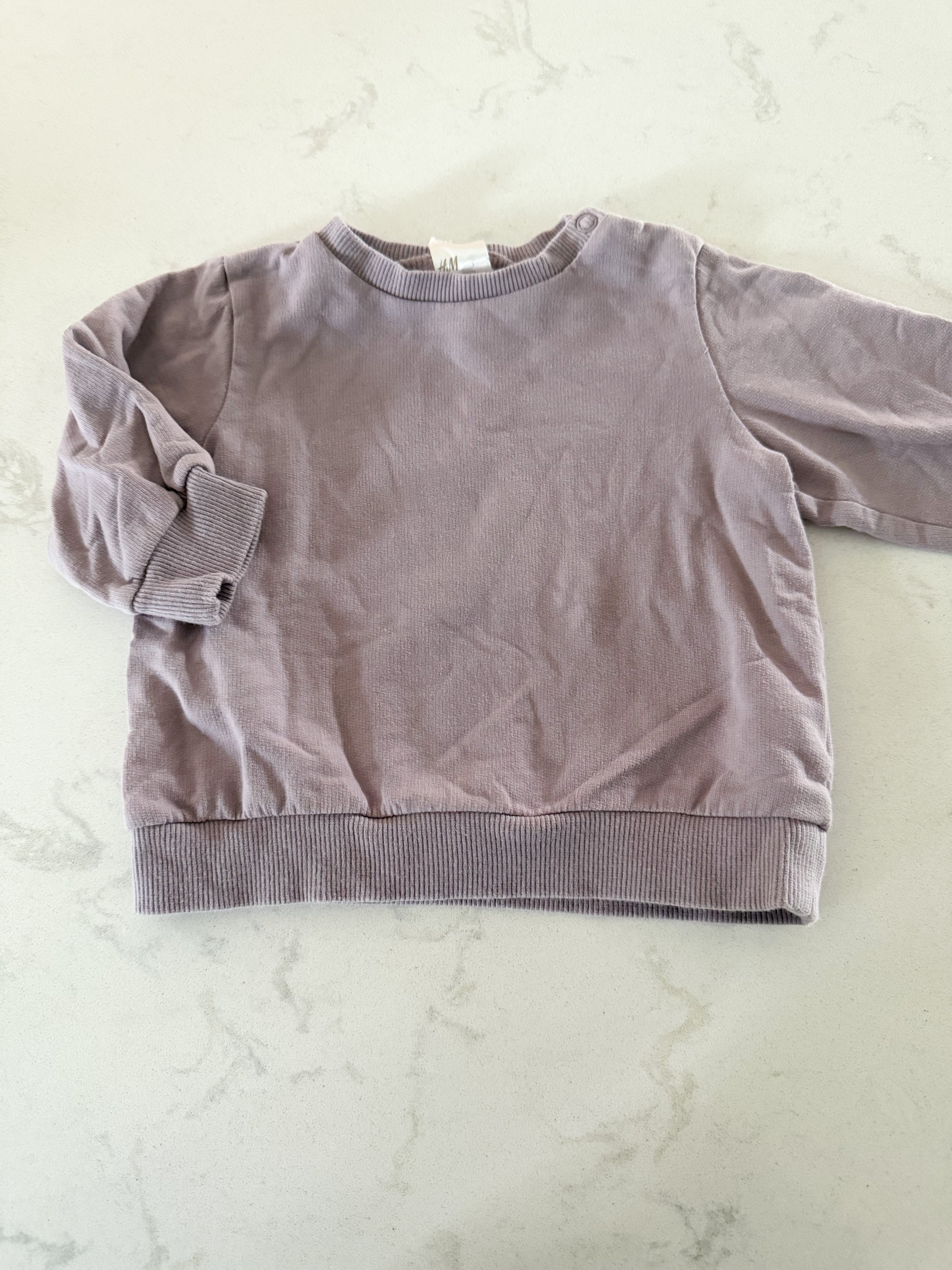 H&M- 6m- GUC- dusty purple crewneck