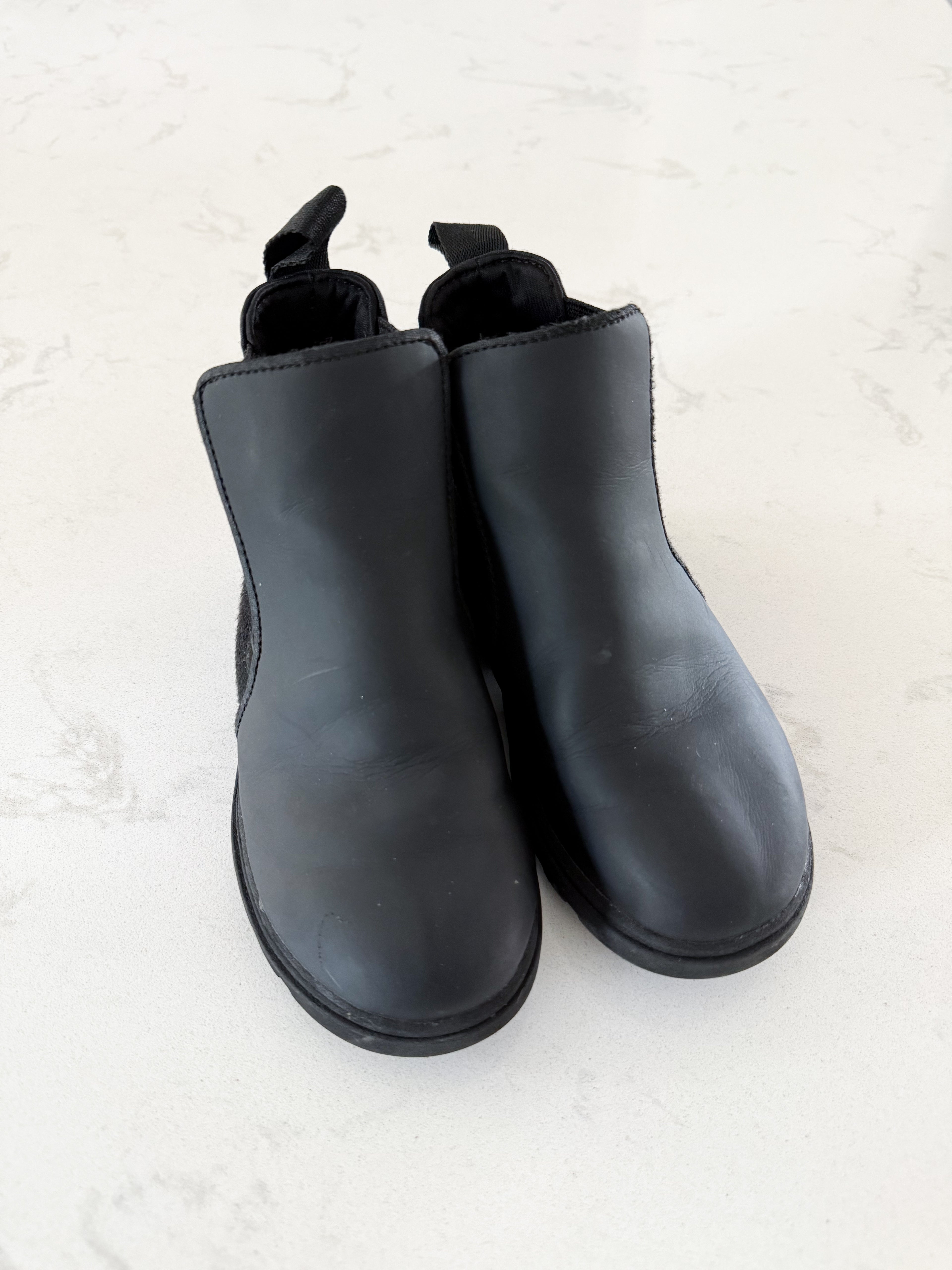 Native- 13C- GUC- black booties