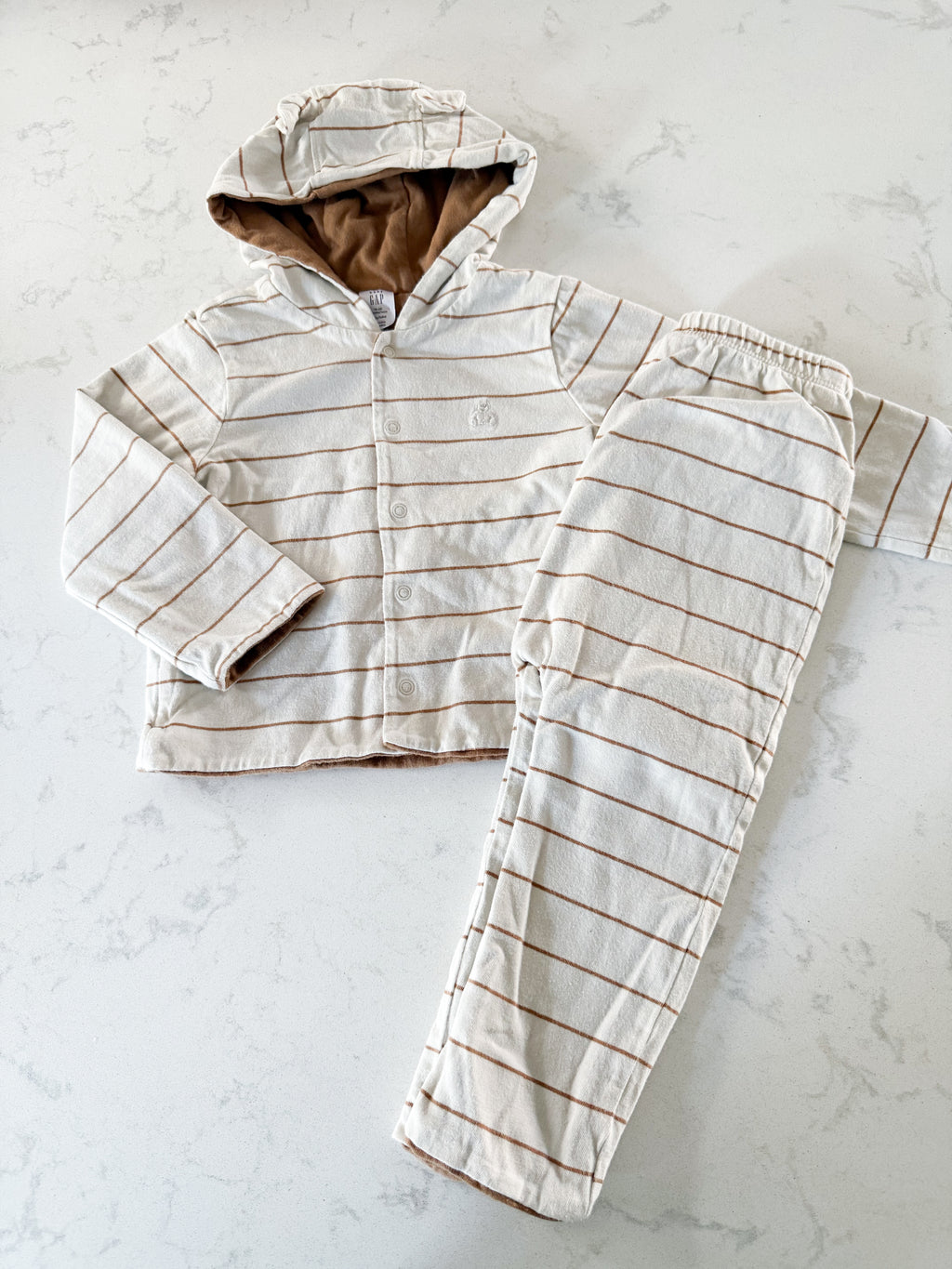 Gap- 18-24m- GUC- cream coloured two piece set with thin brown stripes