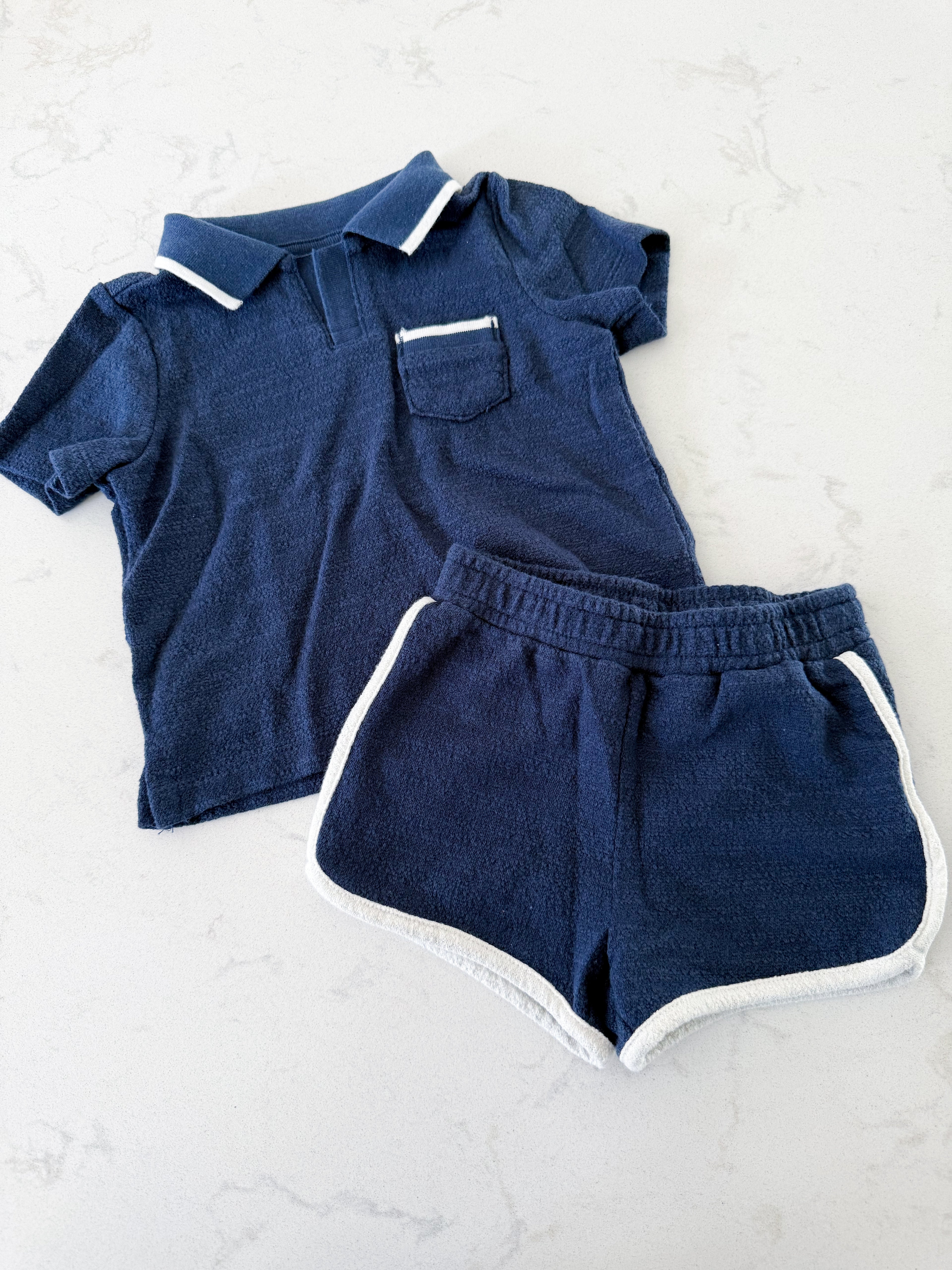 Old Navy- 6-12m- GUC- navy blue two piece set with white trim