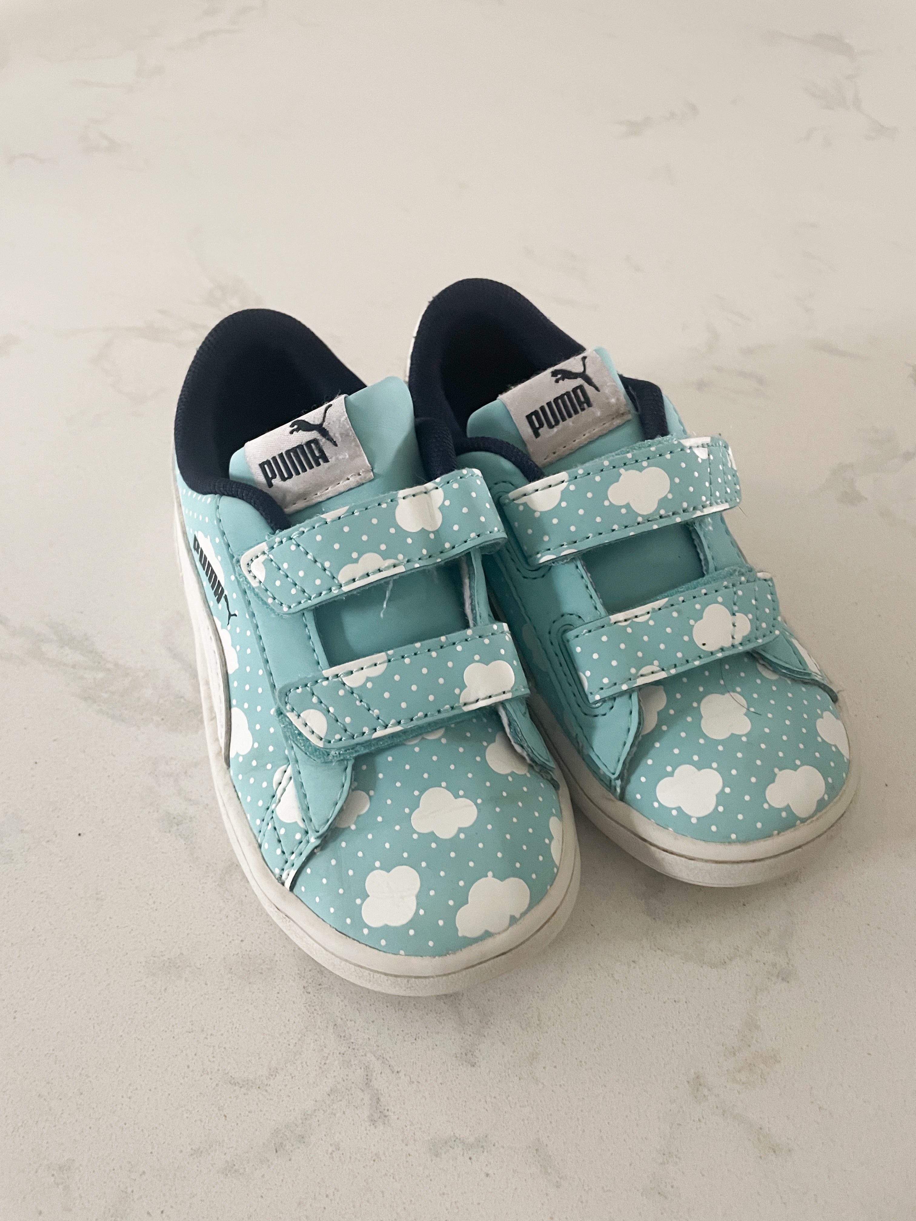 Puma- 7C- VGUC- blue Velcro shoes with clouds