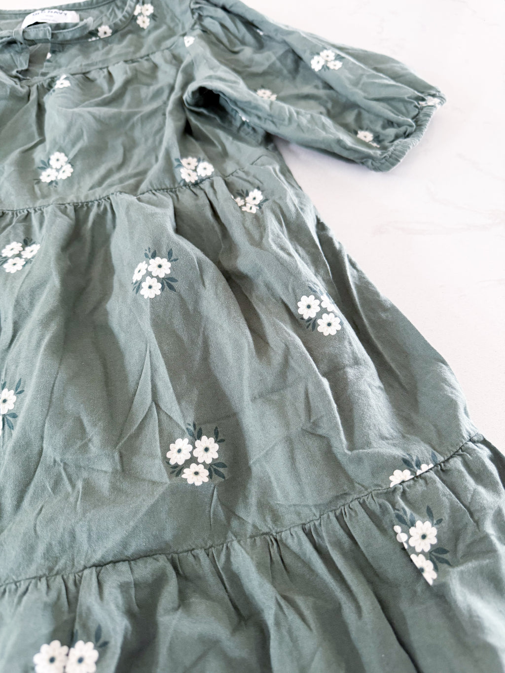 Old Navy- 8Y- VGUC- olive short sleeve dress with white florals