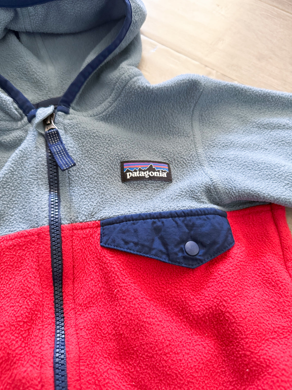Patagonia- 3T- GUC- Grey red and navy zip up fleece