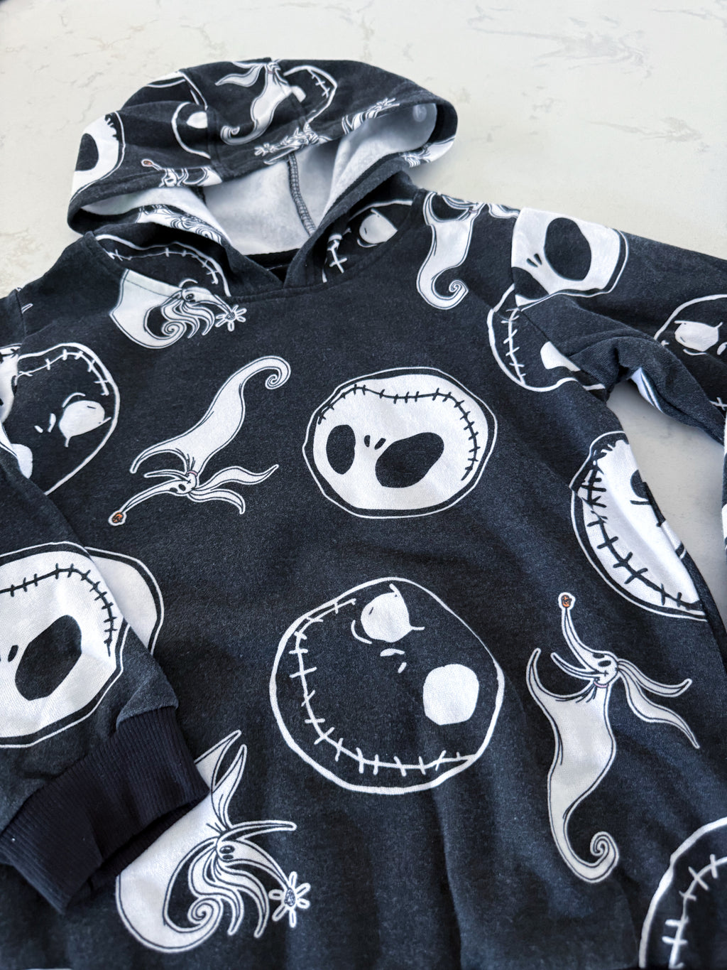 Disney- 6Y- GUC- Nightmare Before Christmas sweat suit