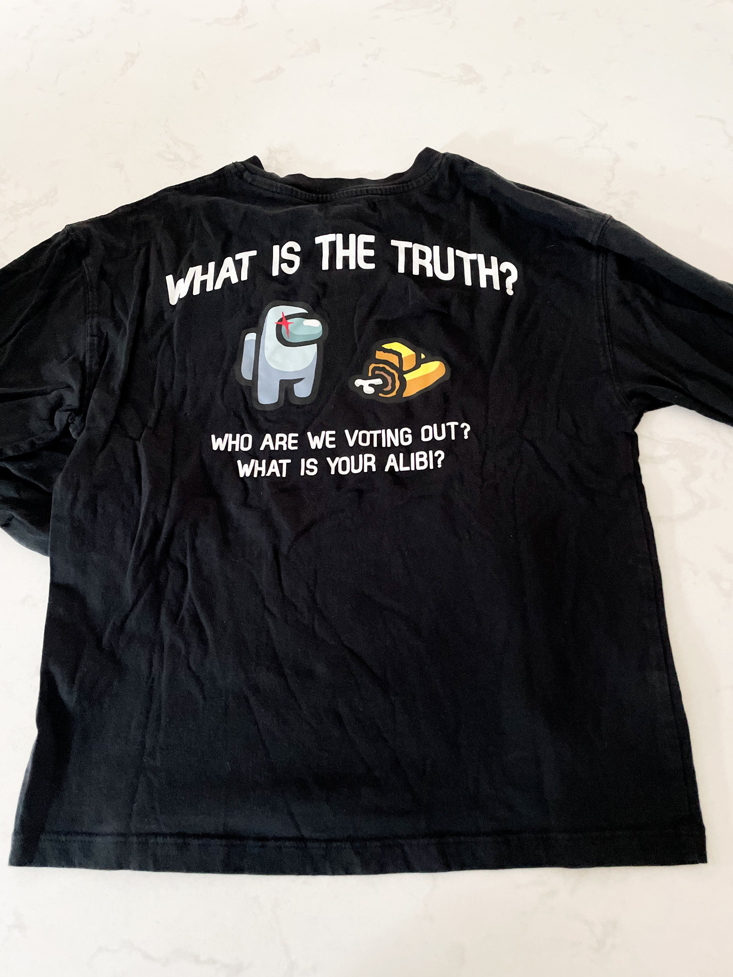 Zara x Among Us- 11-12Y- VGUC- long sleeve black shirt with among us shirt