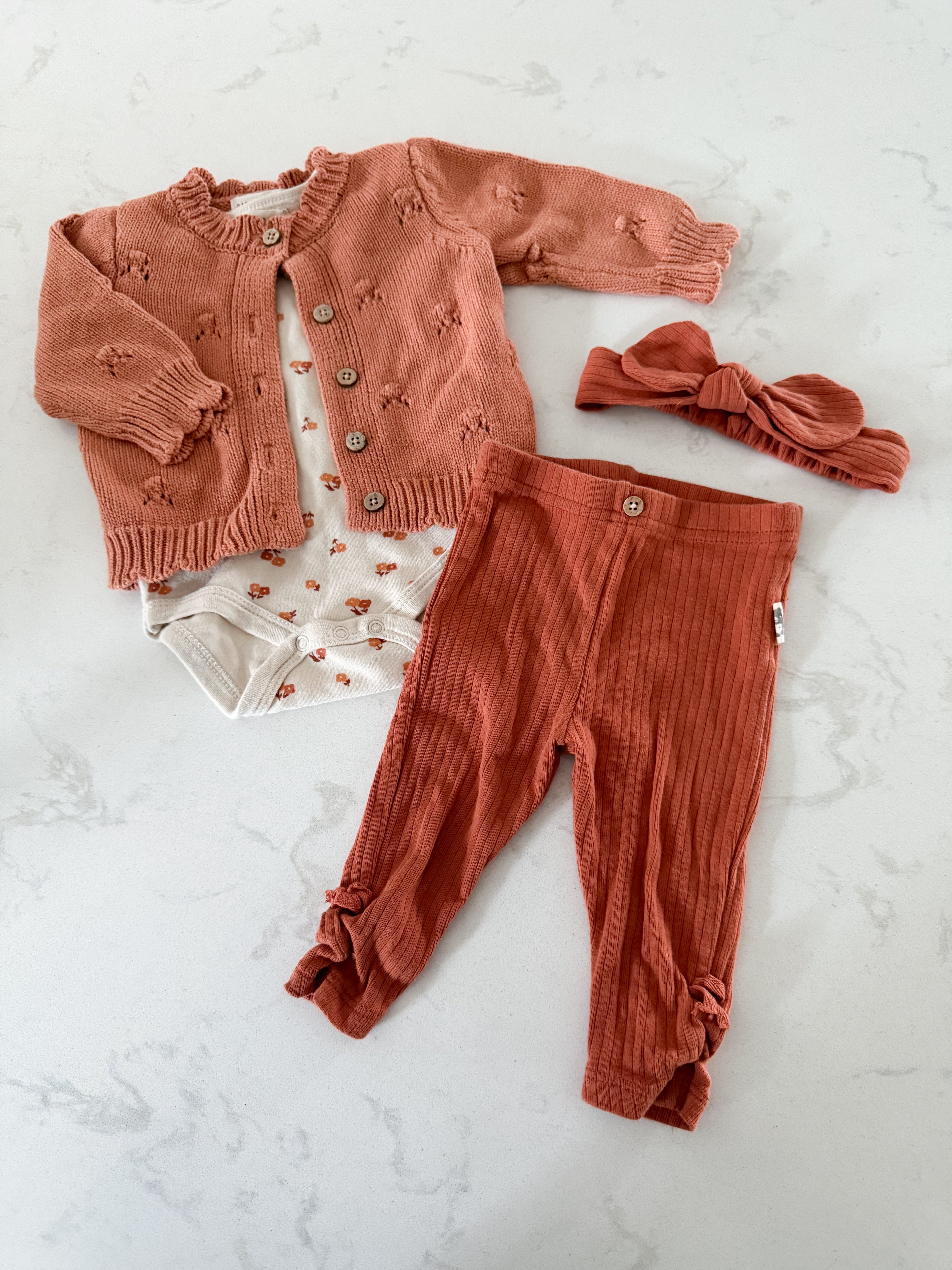 Rabbit and Bear-0-3m- GUC- matching fall set with bow