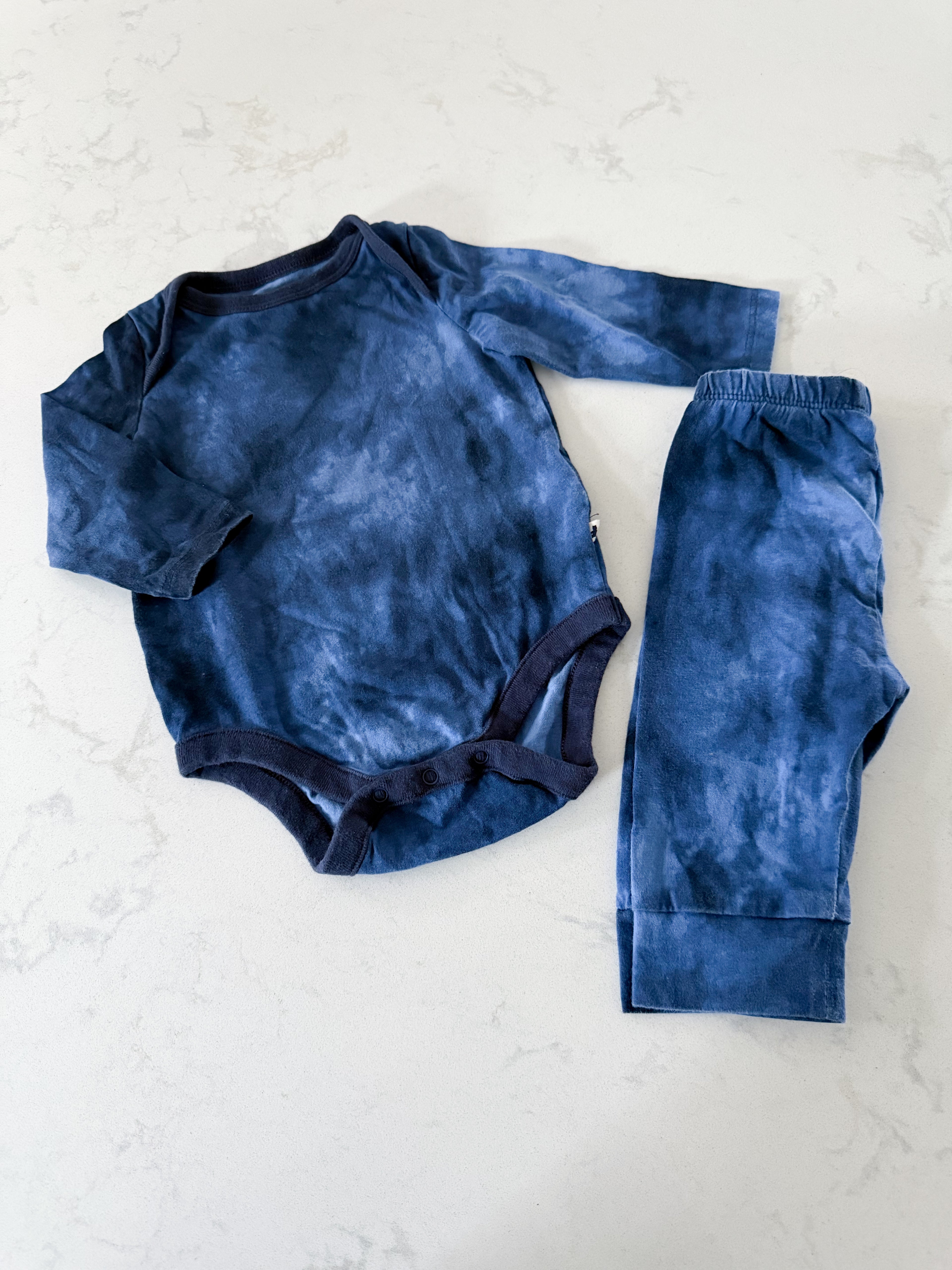 Gap- 3-6m- GUC- dark blue tie dye bodysuit and pants
