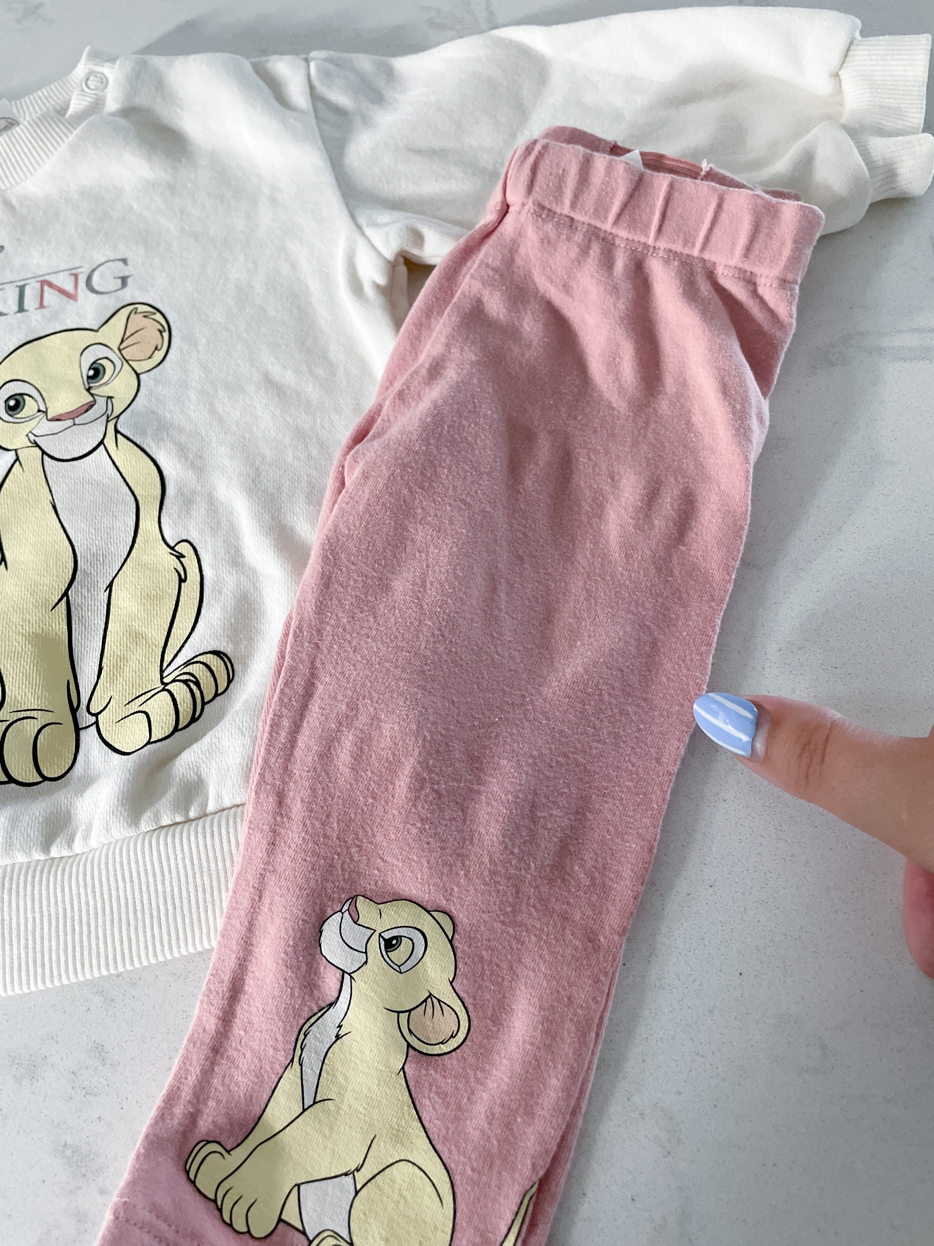 H&M-9m-PLAY- Lion King pink and white sweat set