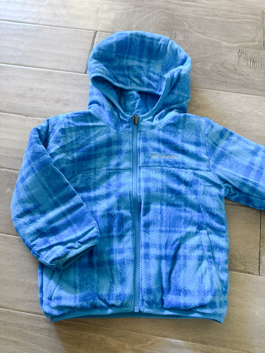 Columbia- 4T- VGUC- reversible blue quilted jacket with fleece interior