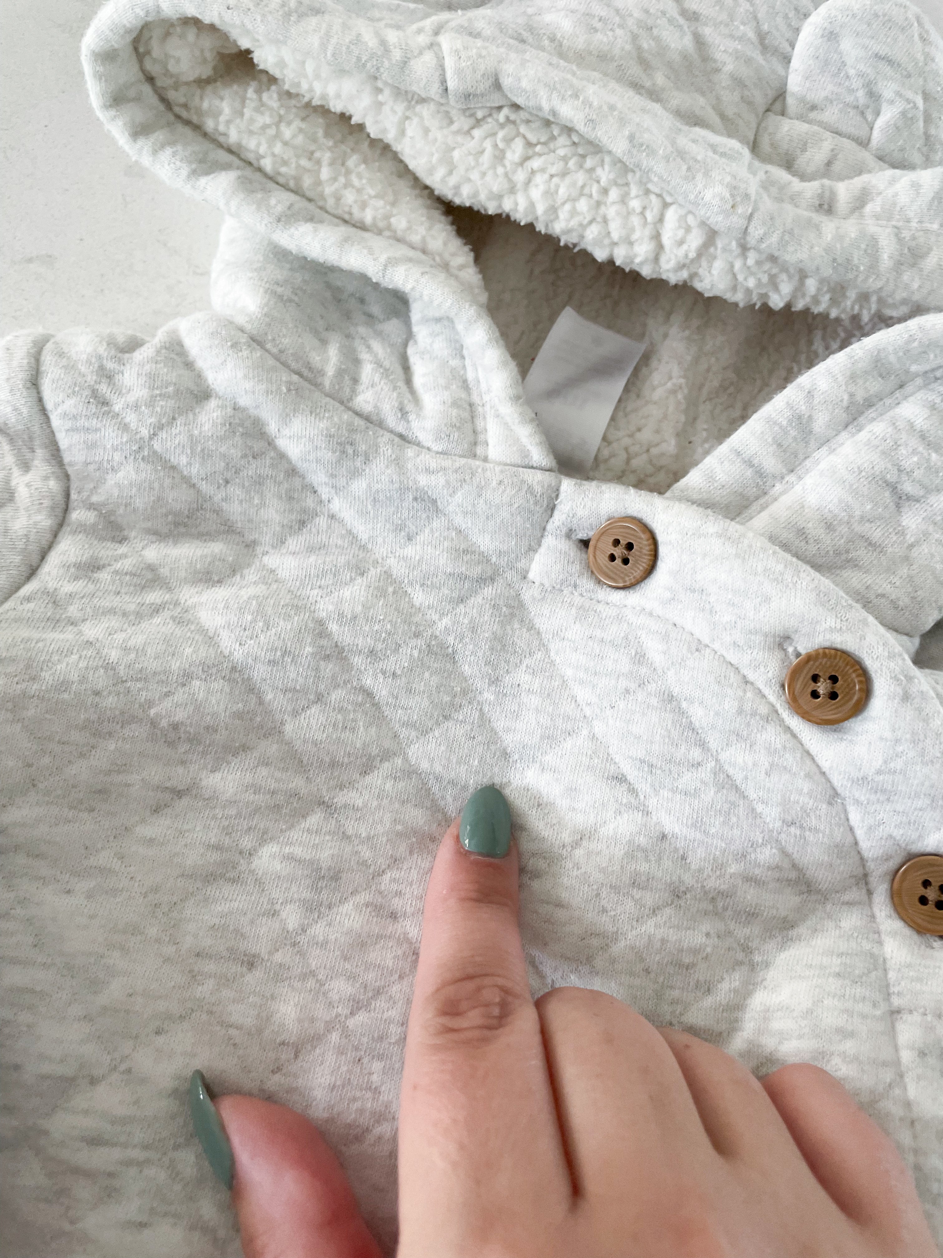 Carter’s-6m-GUC-light grey quilted bunting suit