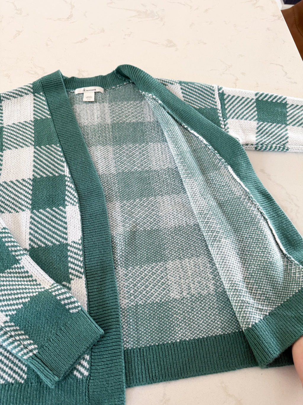 RipZone-14-16Y- GUC- green and white plaid cardigan