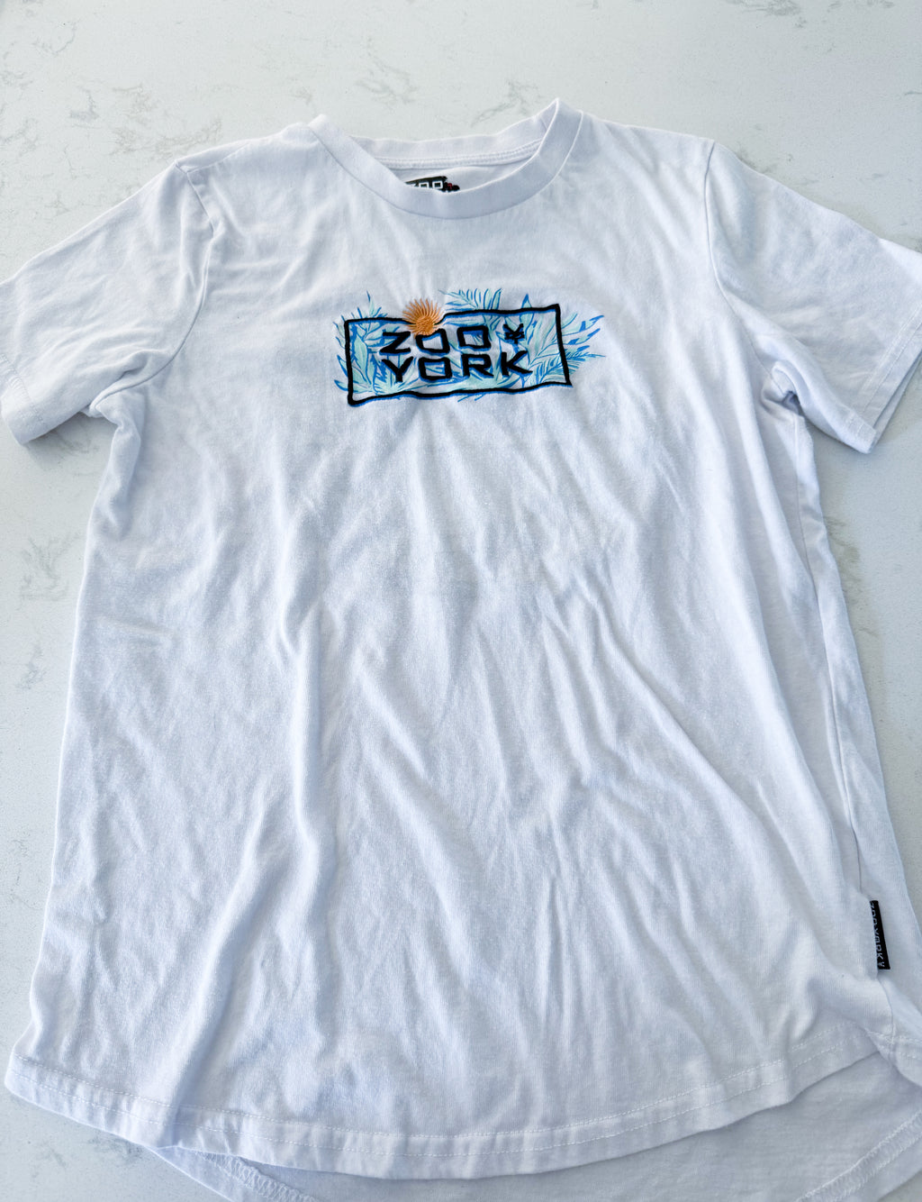 Zoo York- 14Y- PLAY- white t shirt with embroidered Zoo York logo