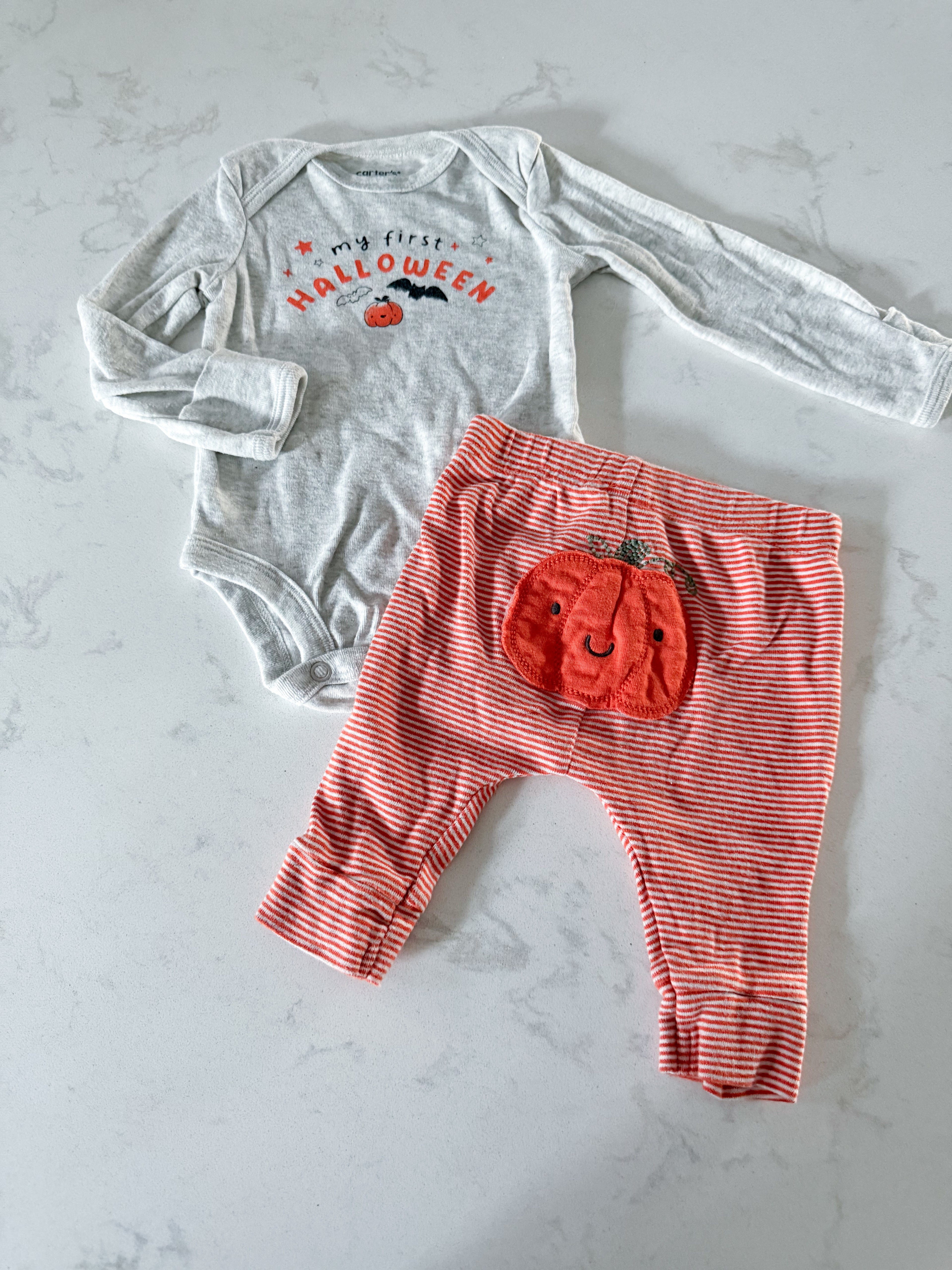 Carters-3m- GUC- white and orange “my 1st Halloween” set