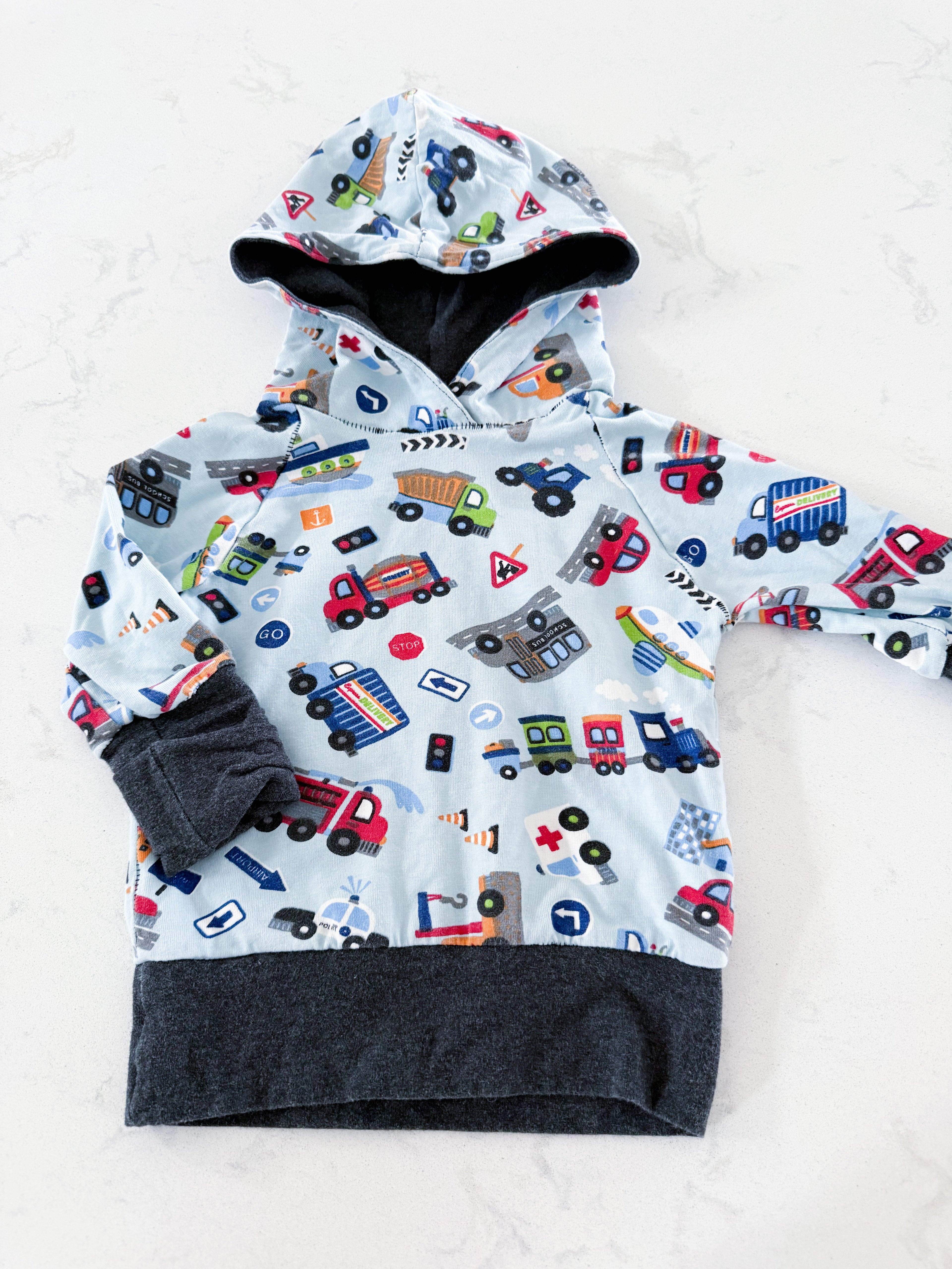 No brand- 6-12m- VGUC- grow with me vehicles sweater