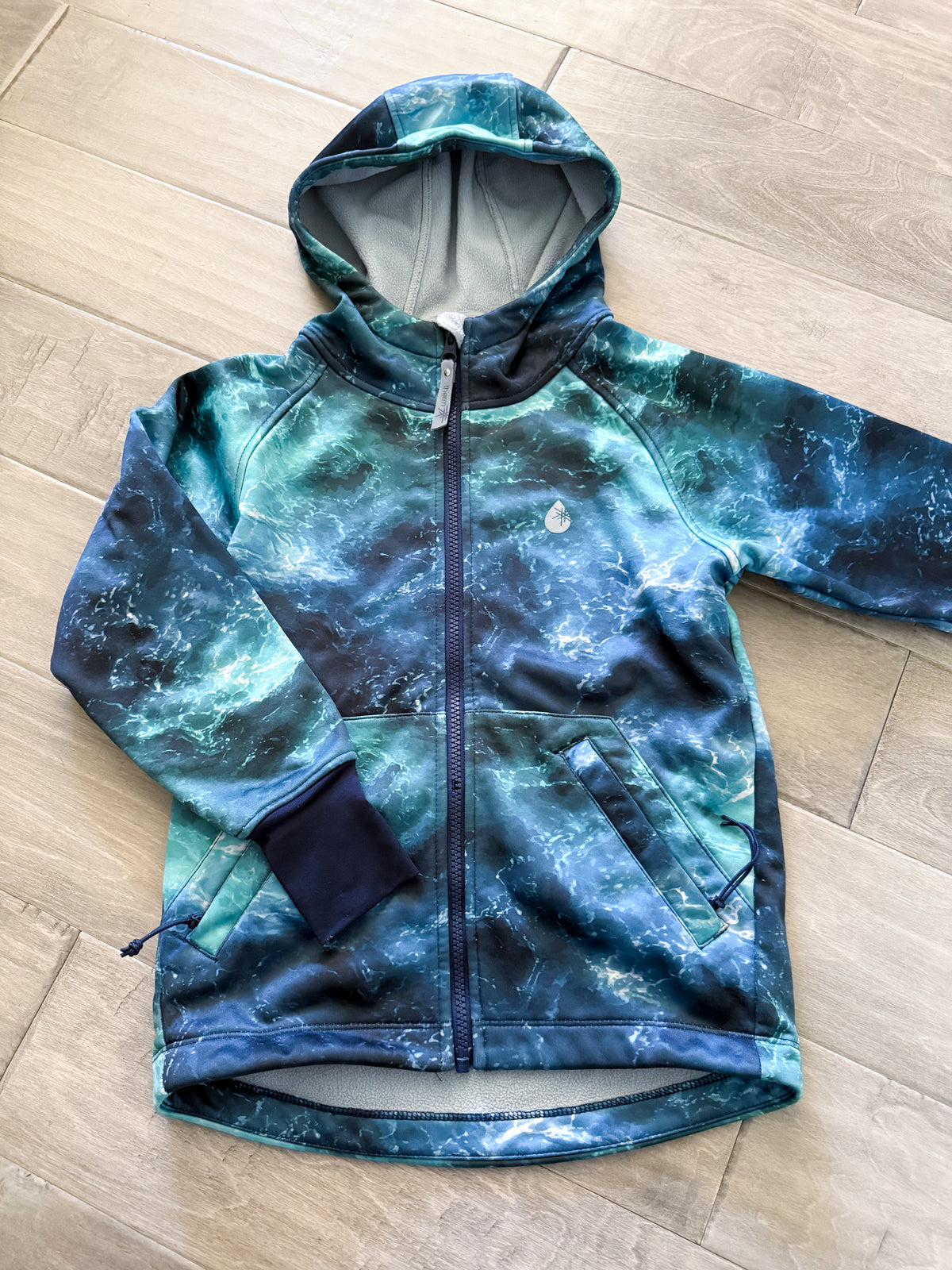 Therm- 6Y- VGUC- Green and blue ocean pattern soft shell fleece lined jacket
